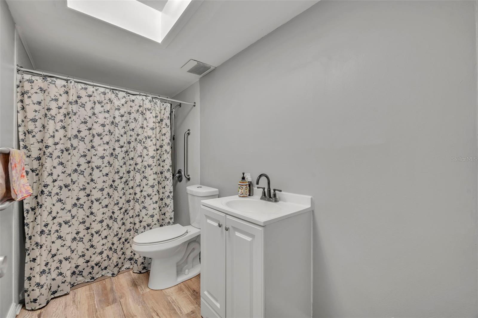 2205 WINSLOW CIR