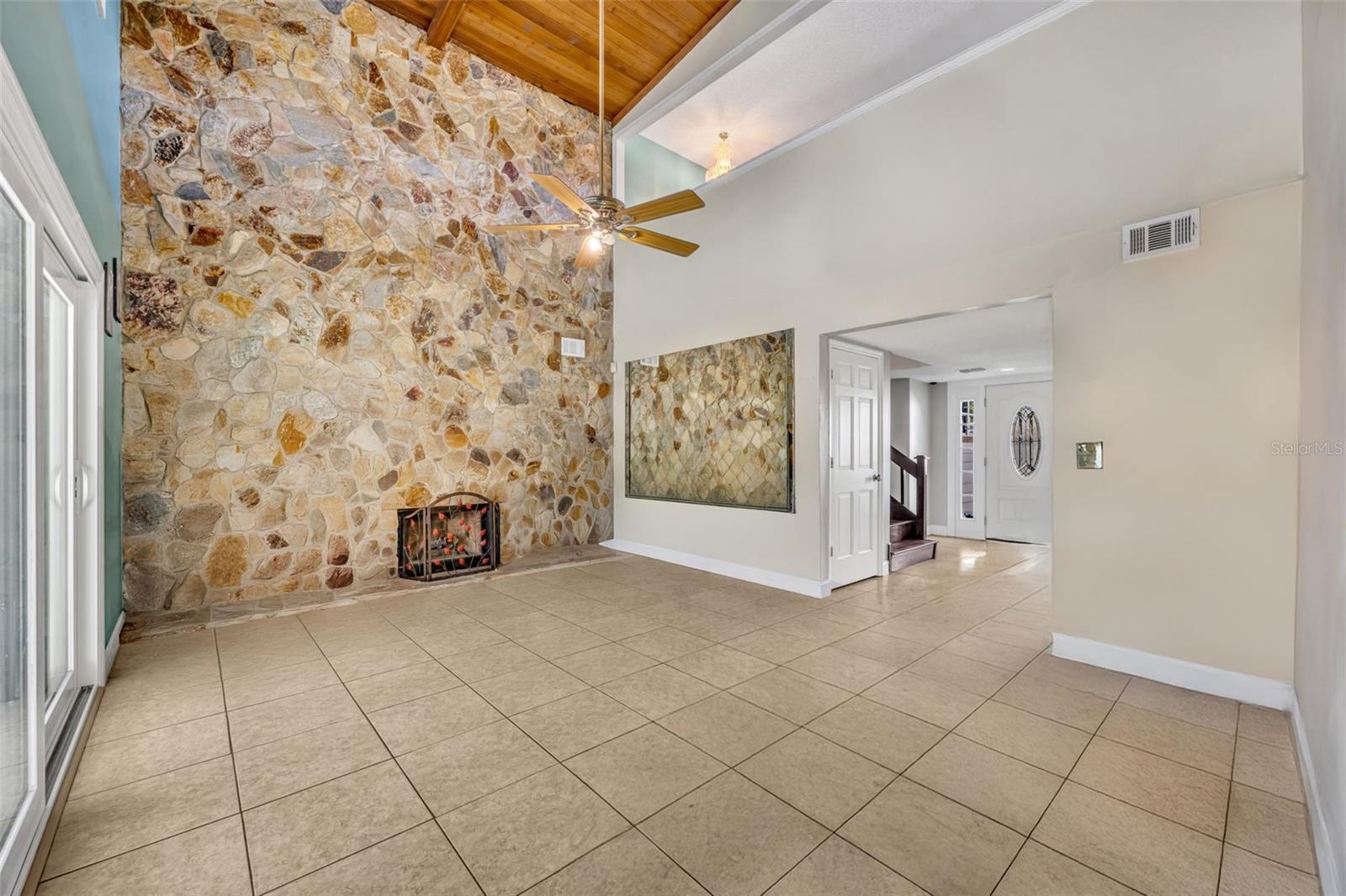 2205 WINSLOW CIR