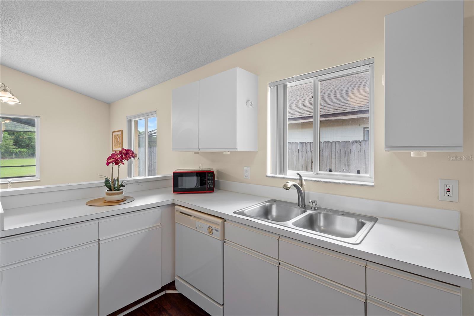 2553 MONTEGO BAY BLVD