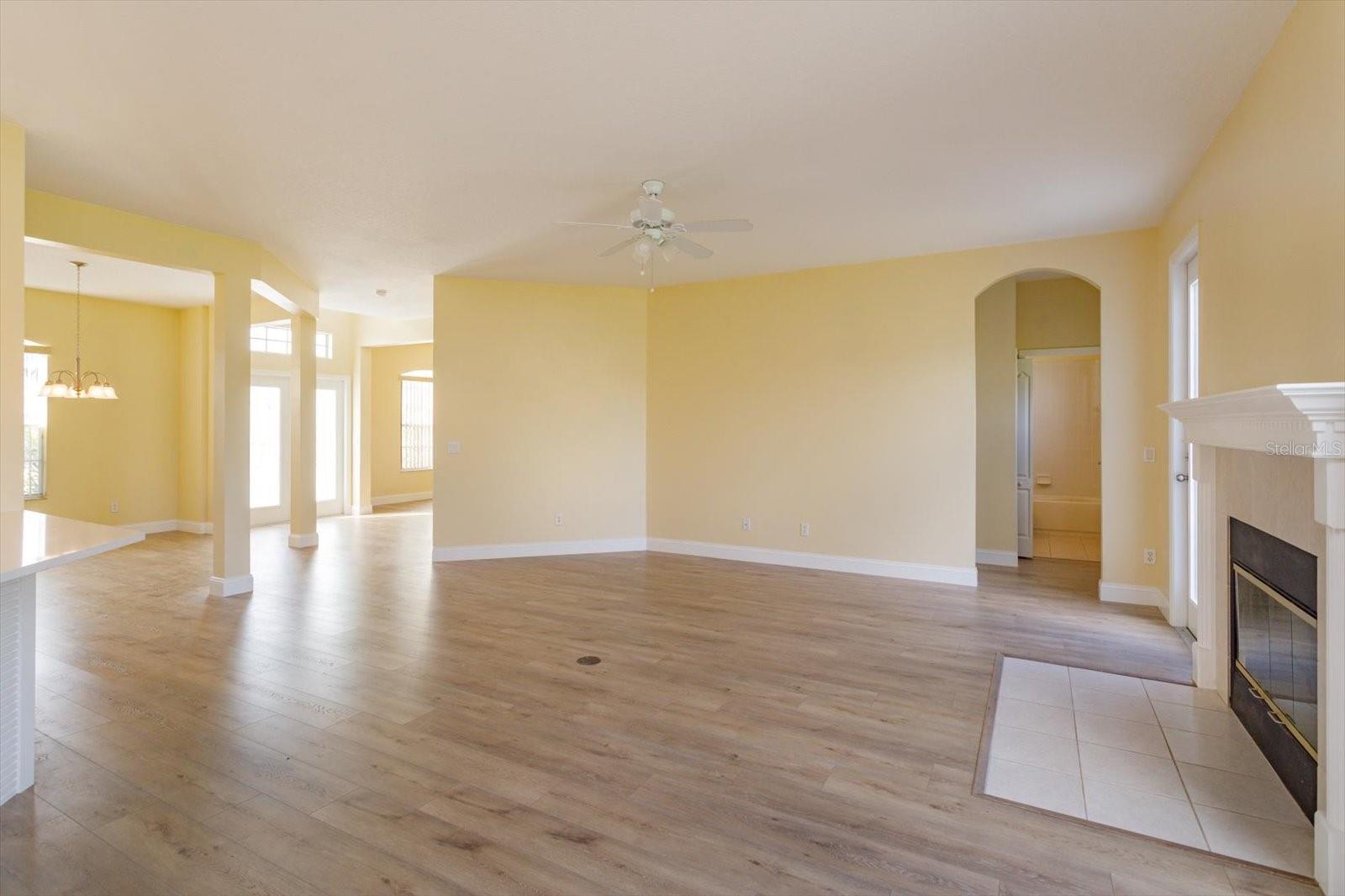 18172 THORNHILL GRAND CIR