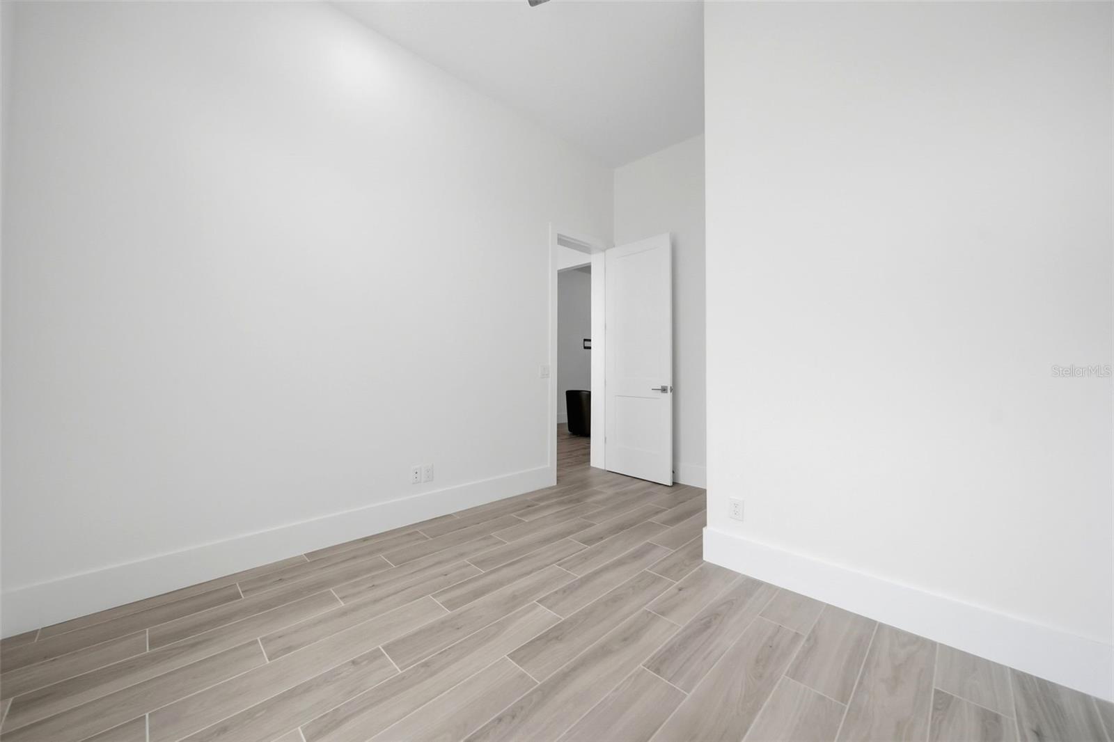 555 SANCTUARY GOLF PL