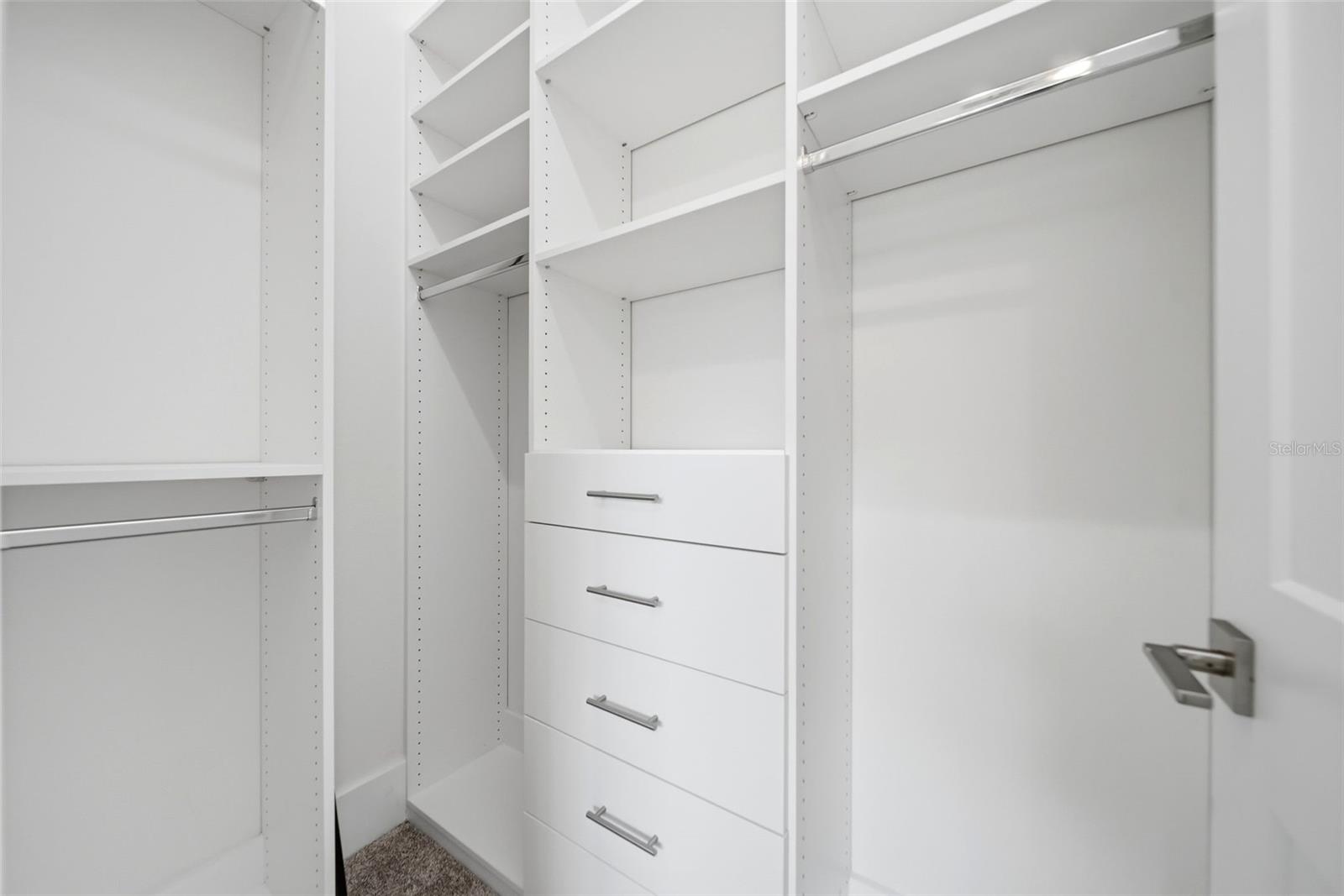 555 SANCTUARY GOLF PL