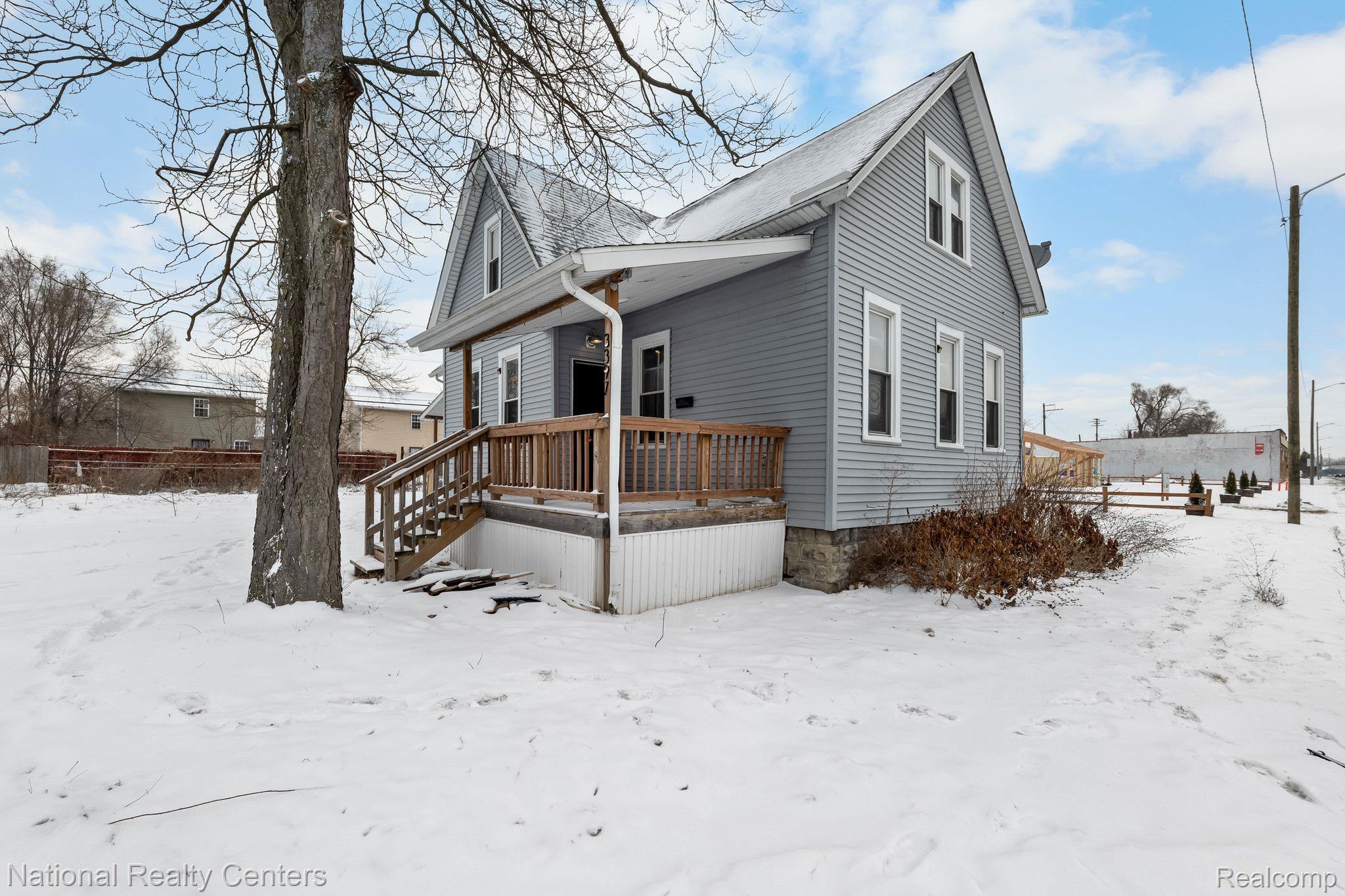 3397 E VERNOR