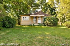3746 Auburn Road