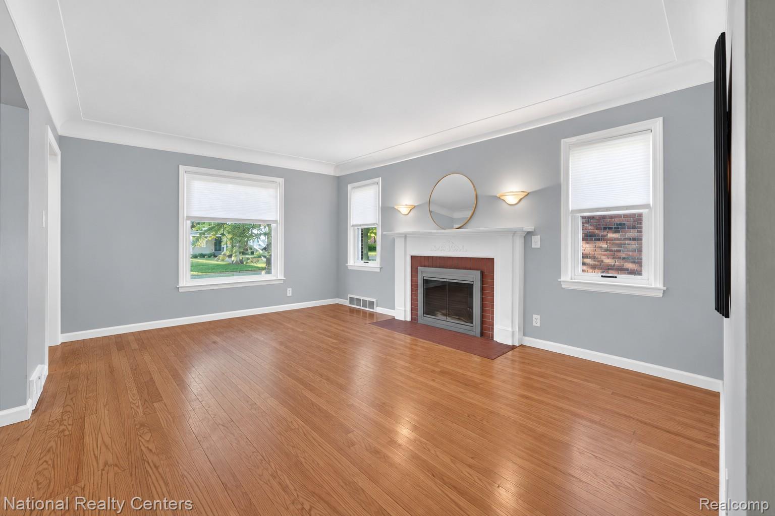 210 N Wilson Avenue