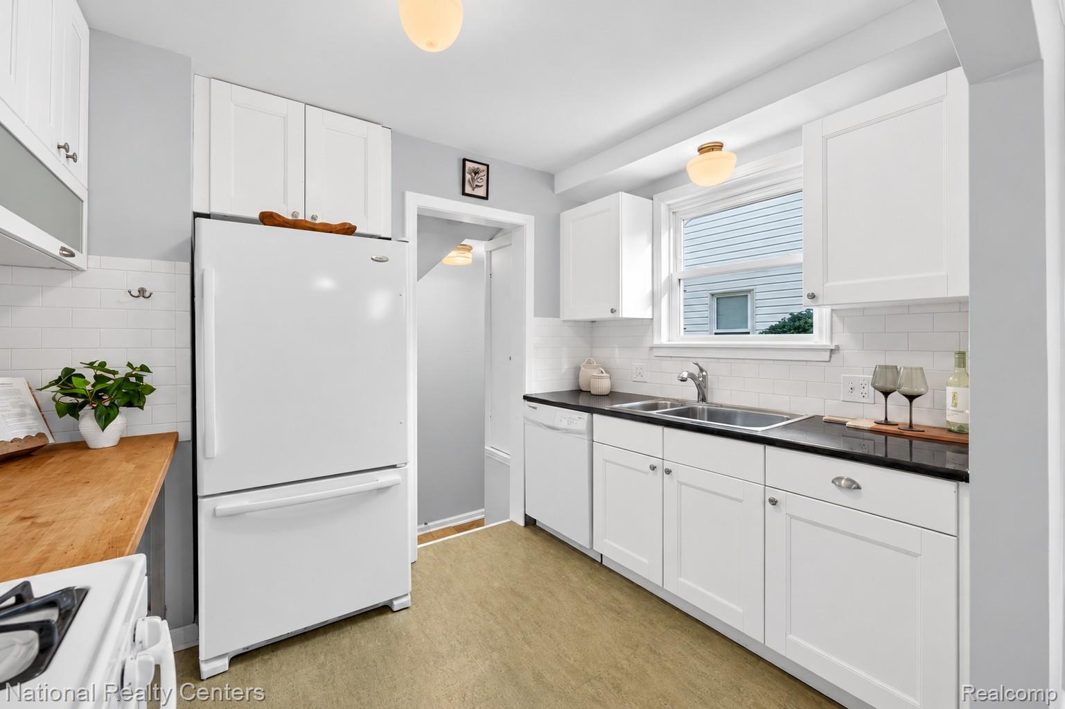 210 N Wilson Avenue