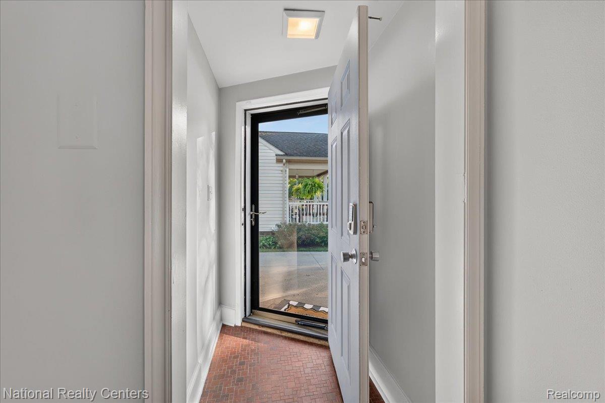 210 N Wilson Avenue