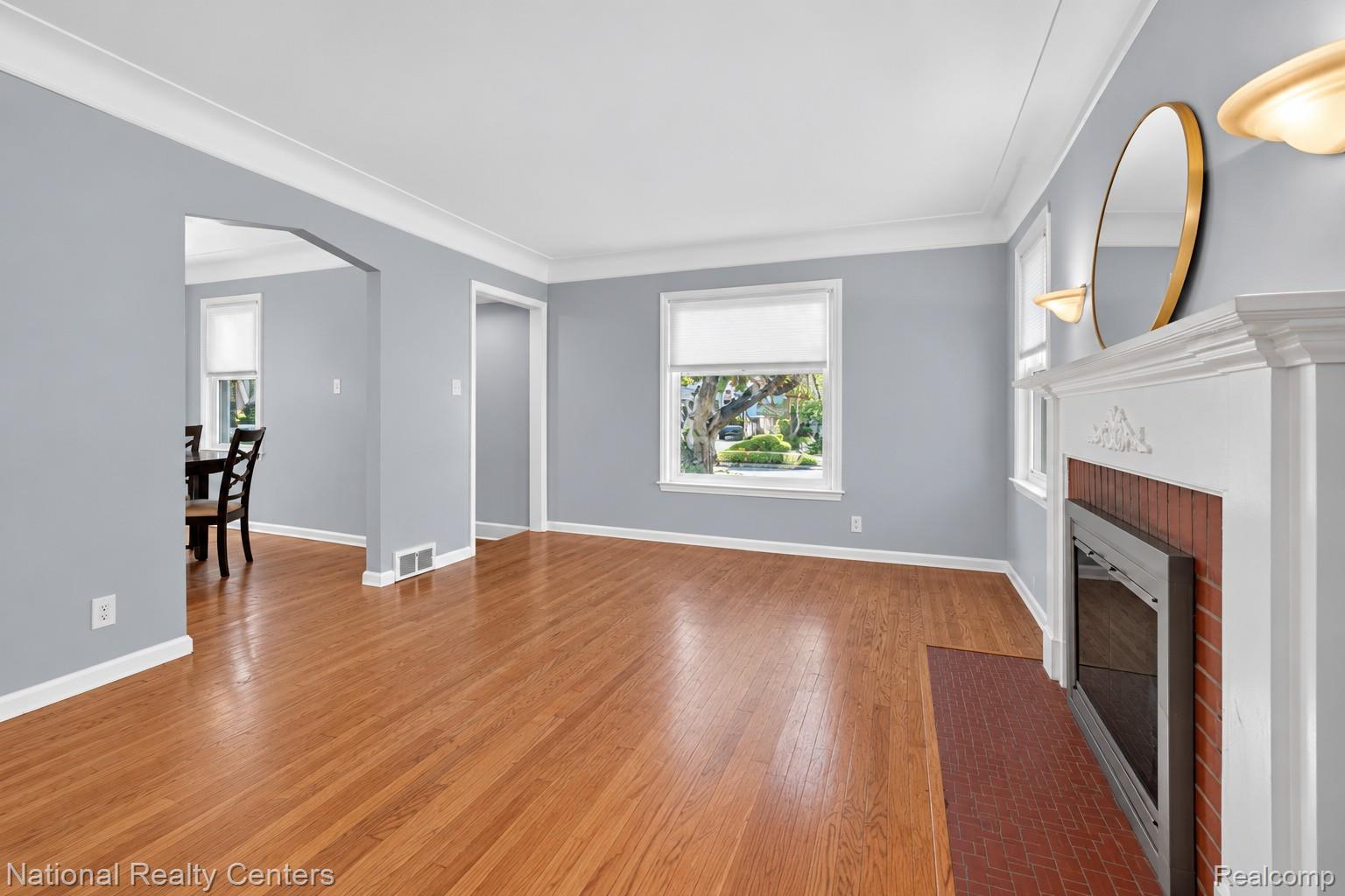 210 N Wilson Avenue