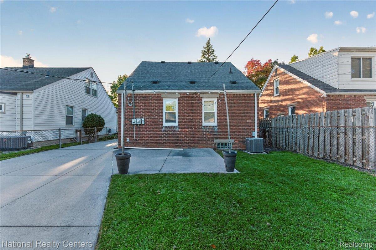 210 N Wilson Avenue