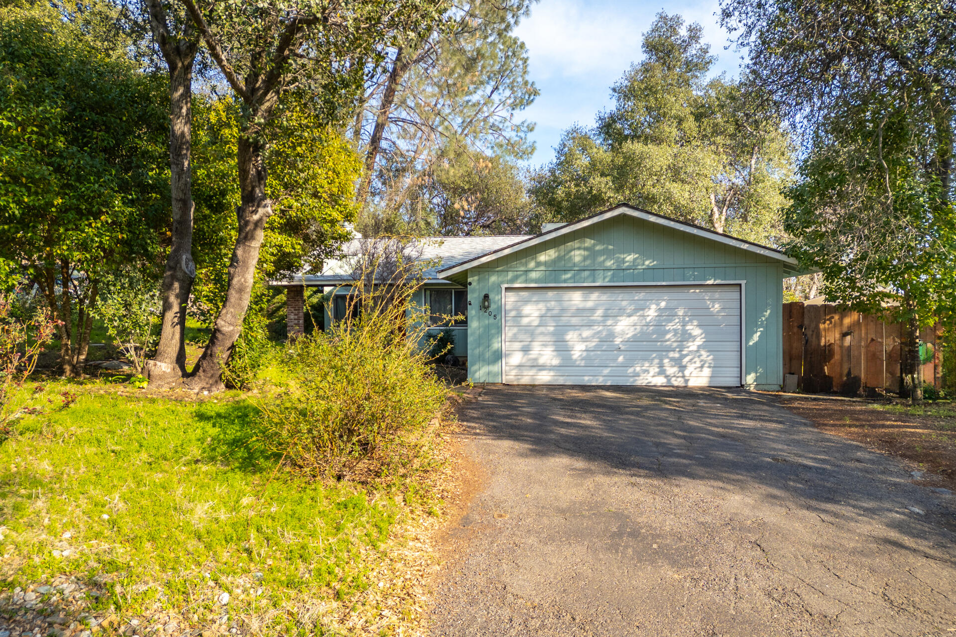 1205 Shasta Way