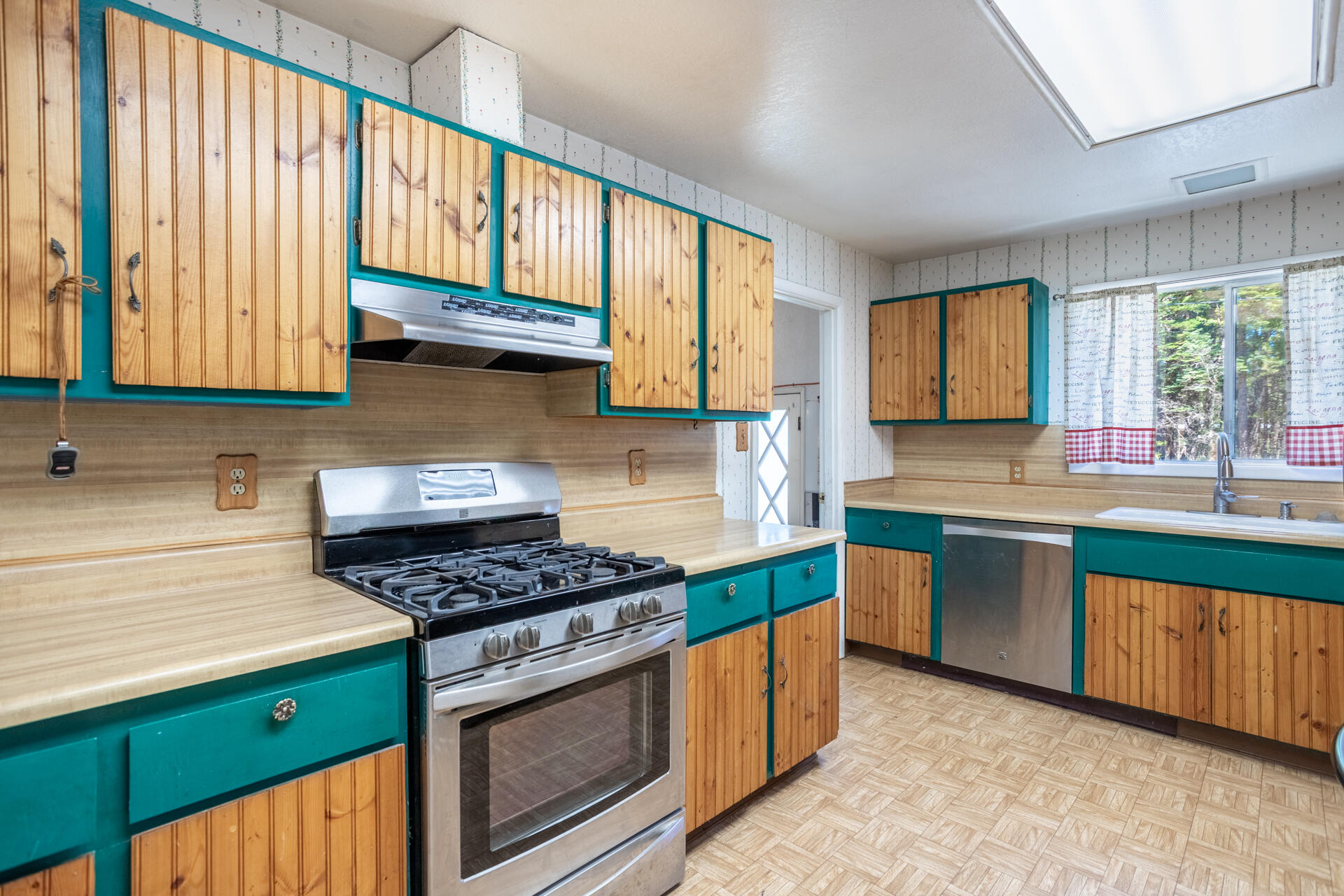 33103 State Highway 44