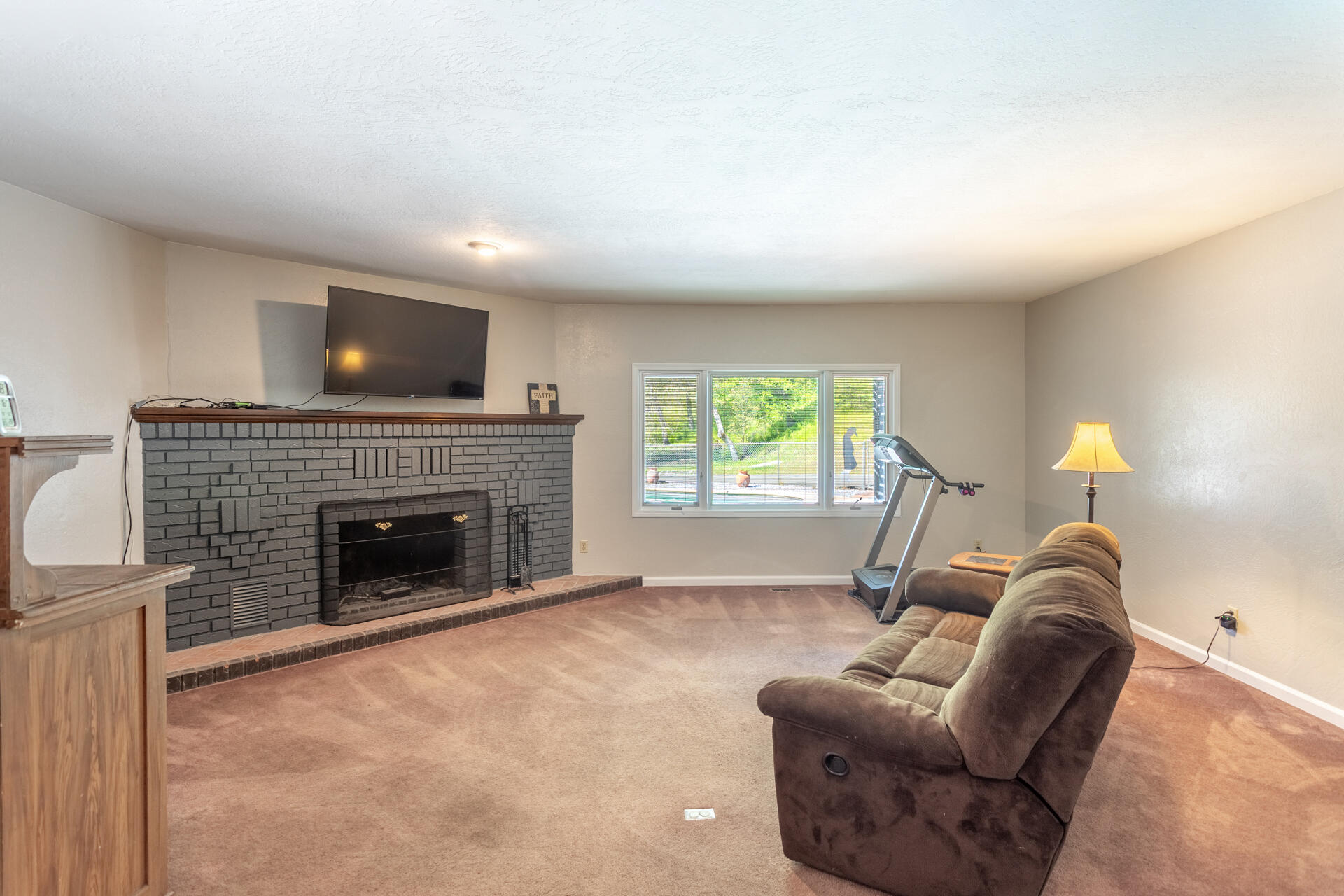 23022 Old 44 Drive
