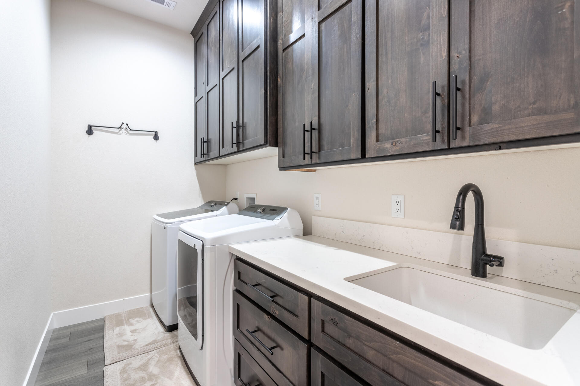 910 Santa Cruz Drive