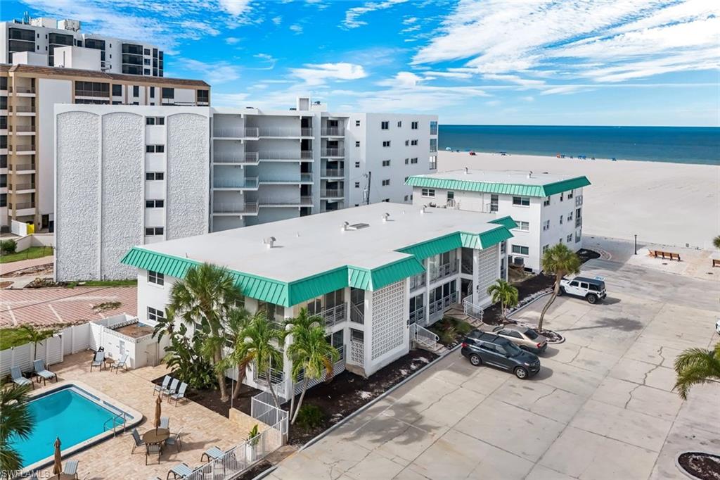 6500 Estero BLVD C113
