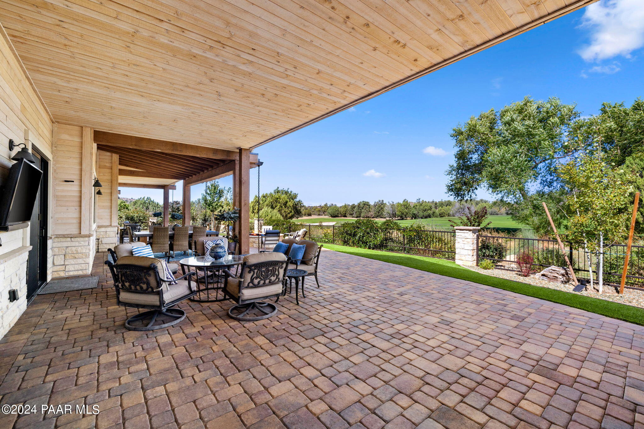 15425 N Badlands Circle