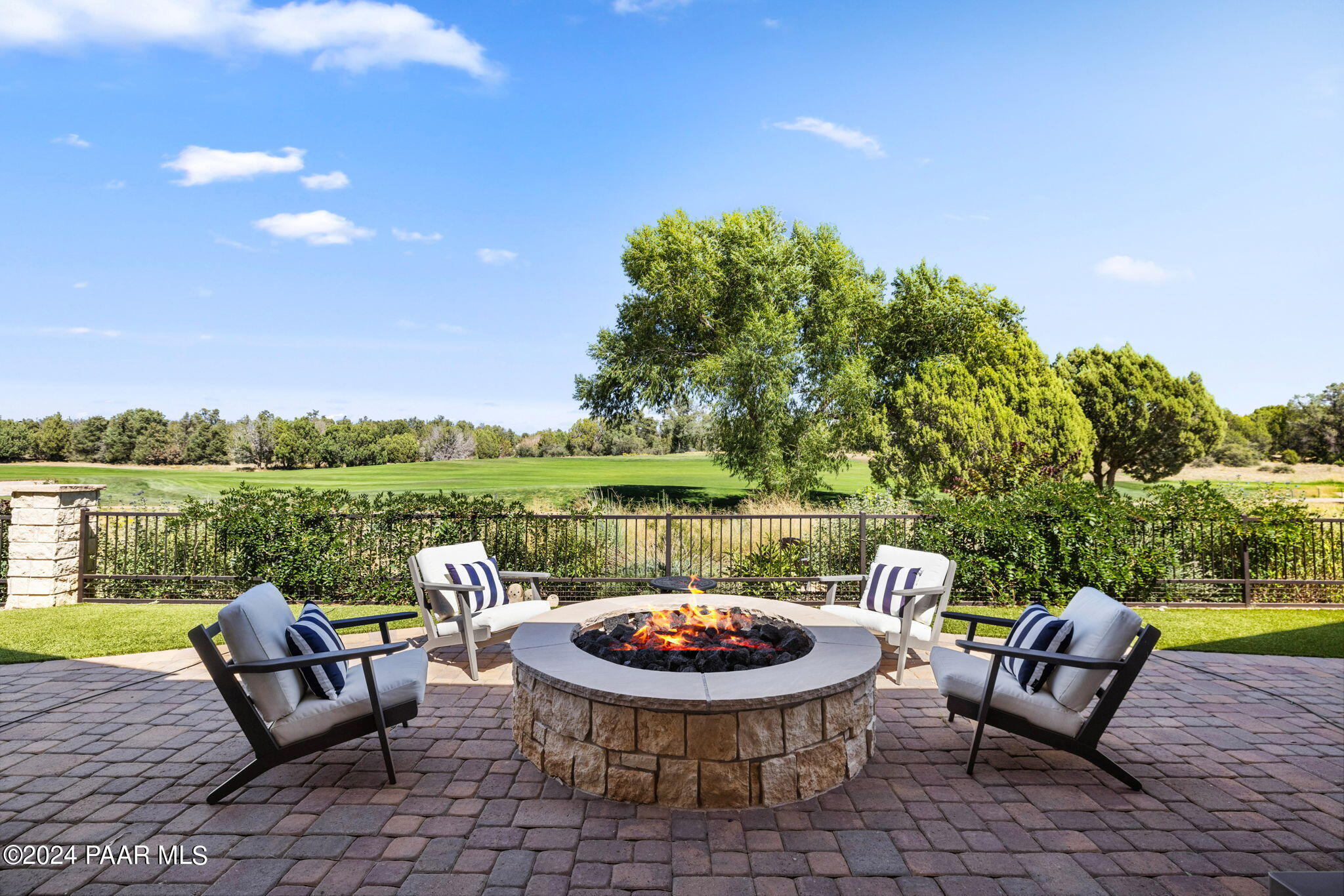 15425 N Badlands Circle