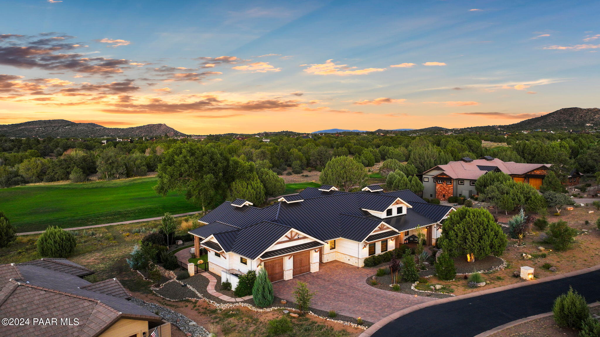 15425 N Badlands Circle