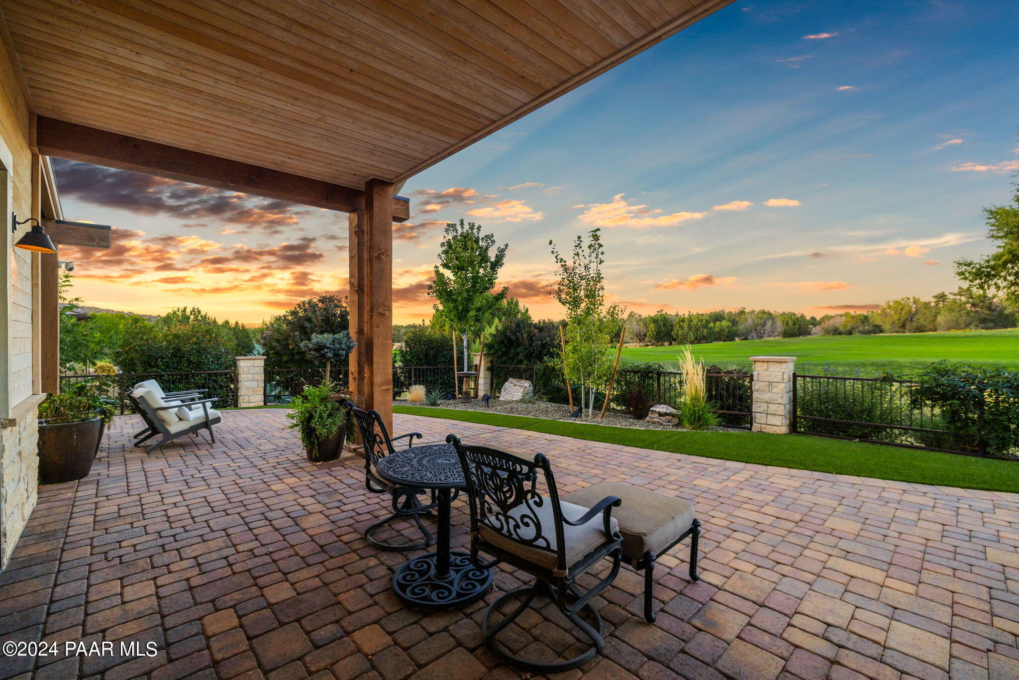 15425 N Badlands Circle