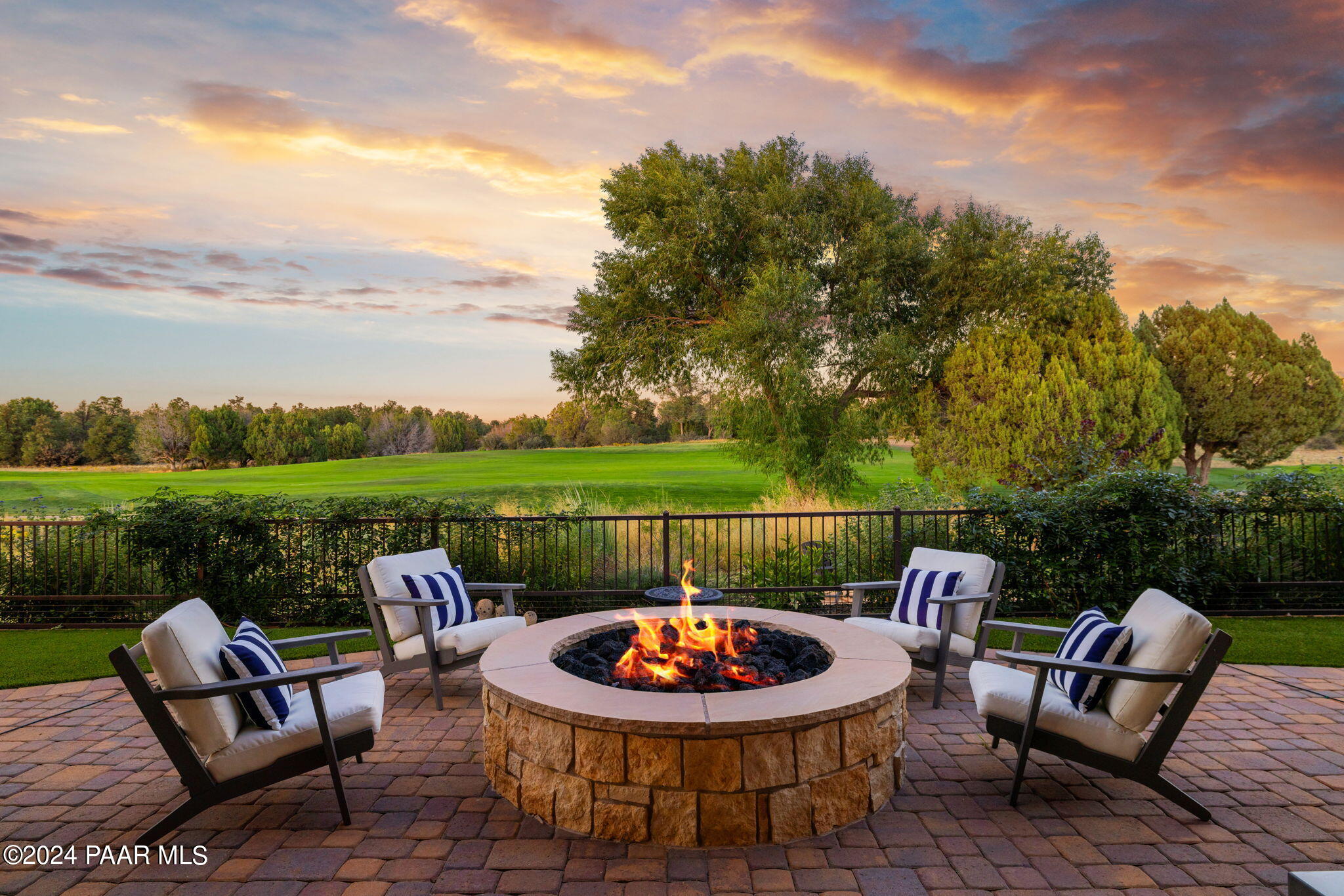 15425 N Badlands Circle