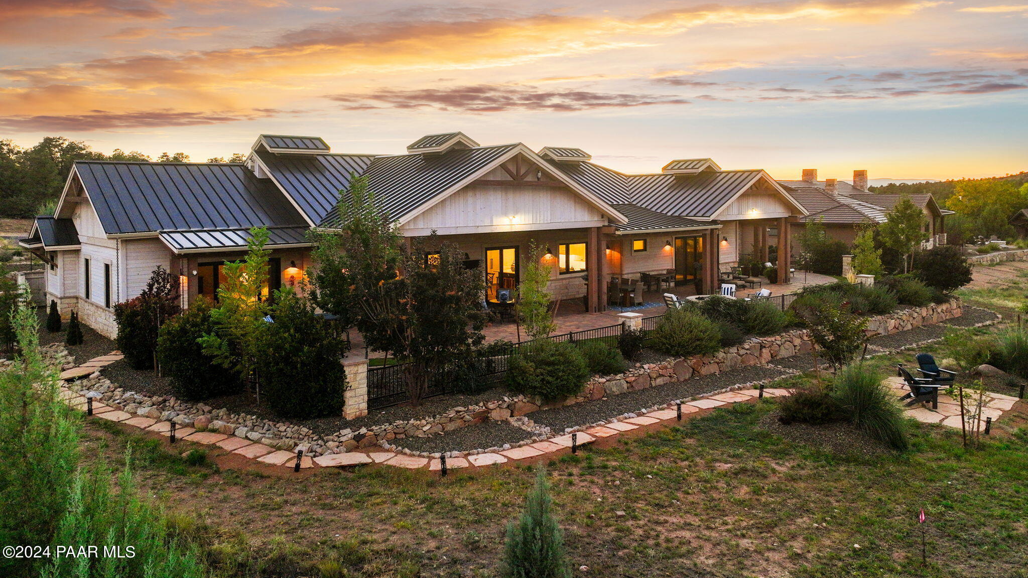 15425 N Badlands Circle