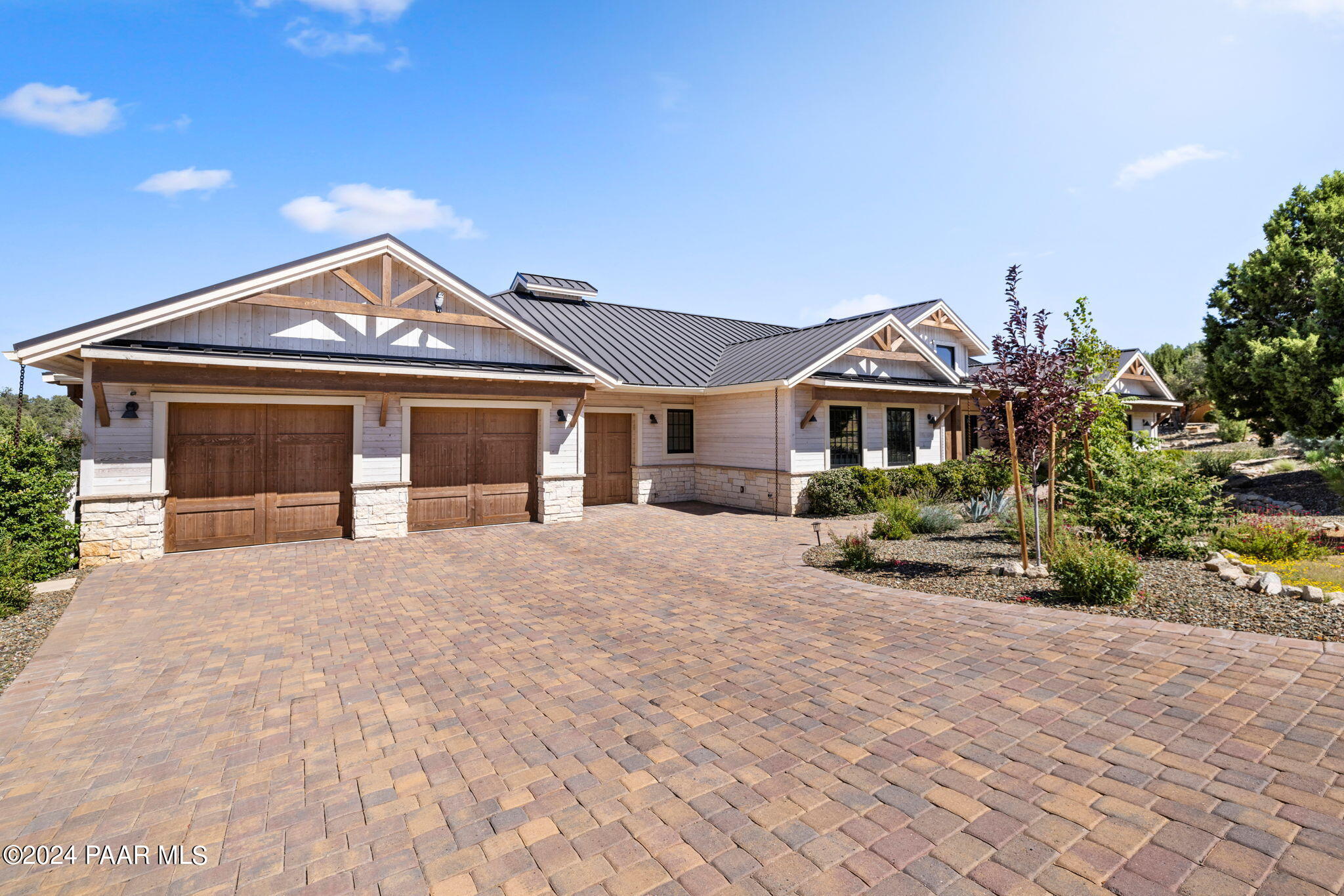 15425 N Badlands Circle