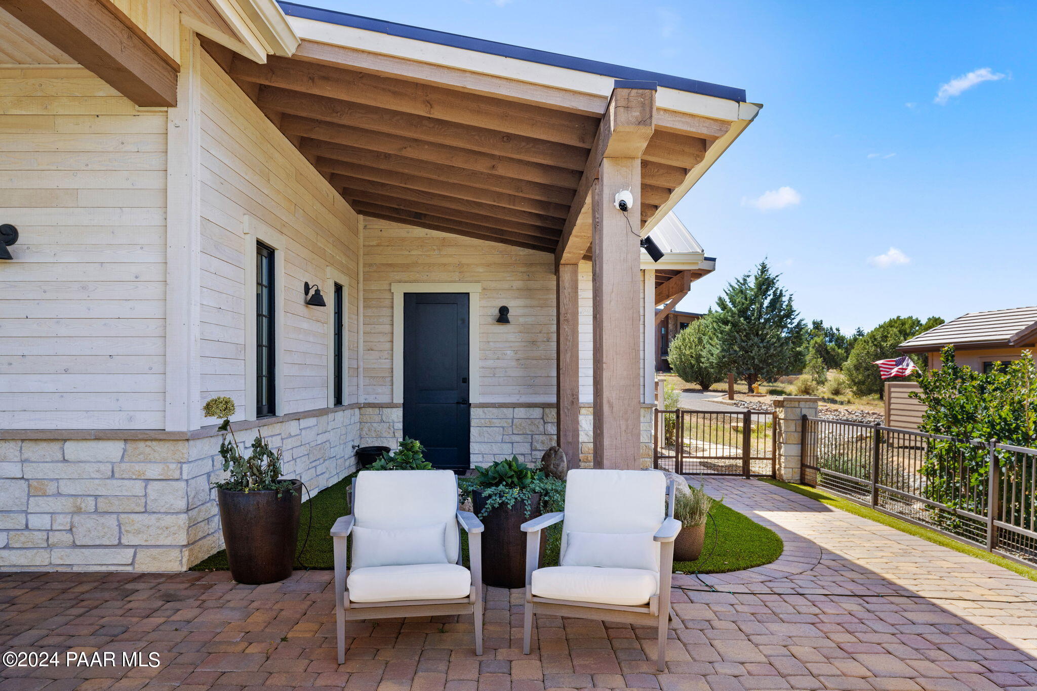 15425 N Badlands Circle