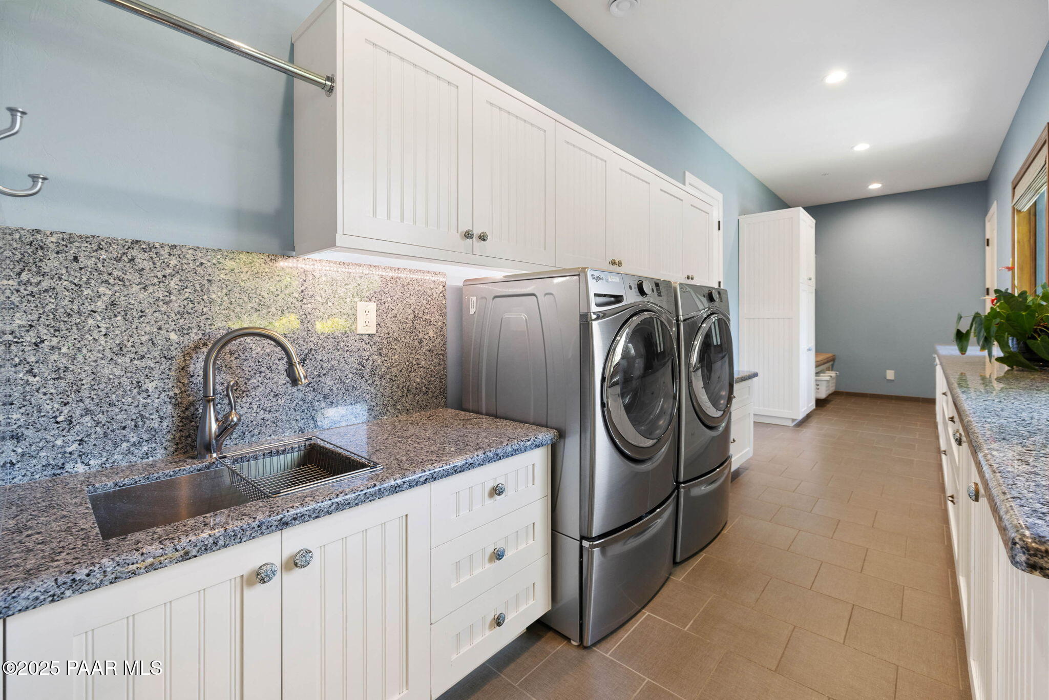 2469 W Post Oak Drive