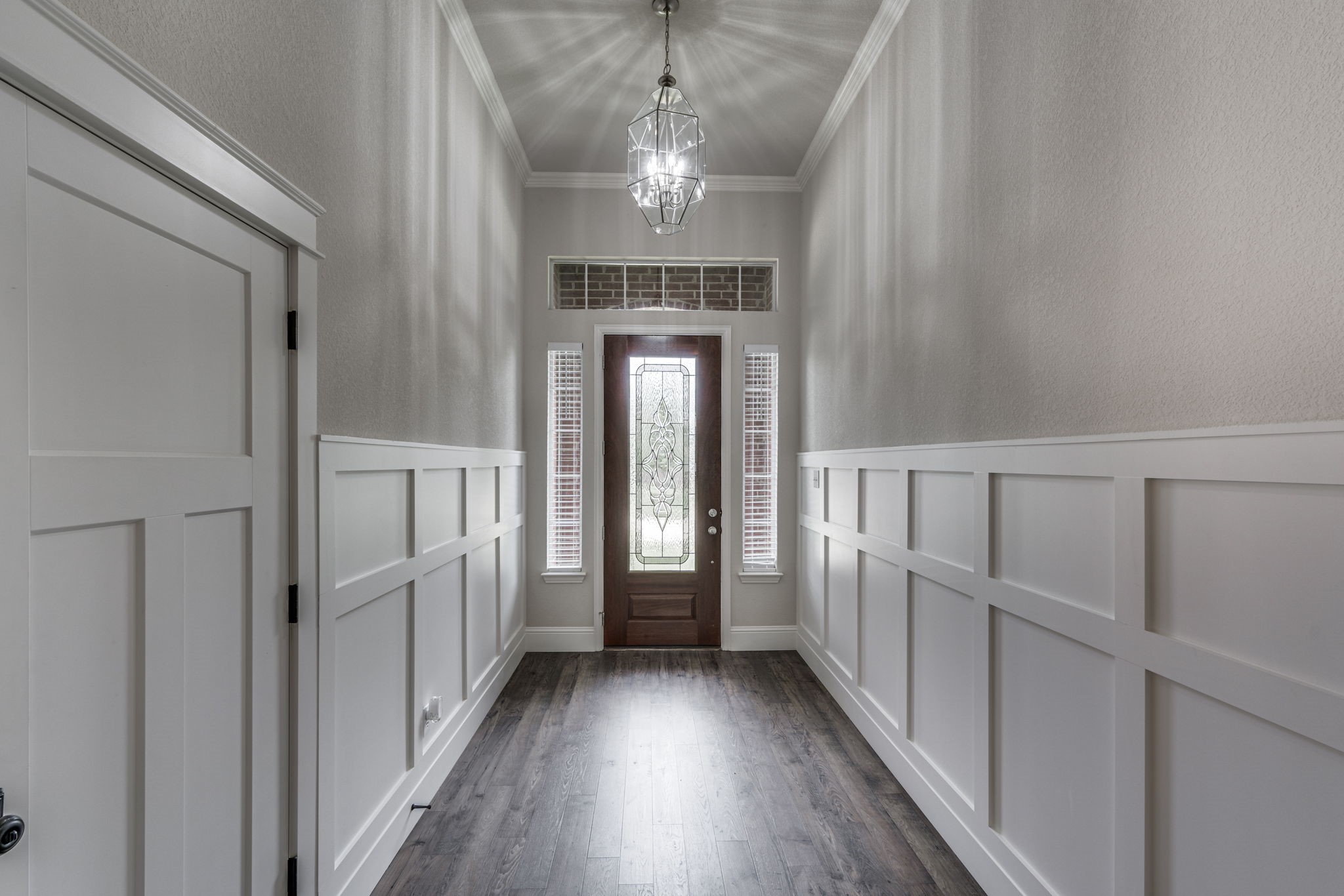 2610 Longshadow Lane