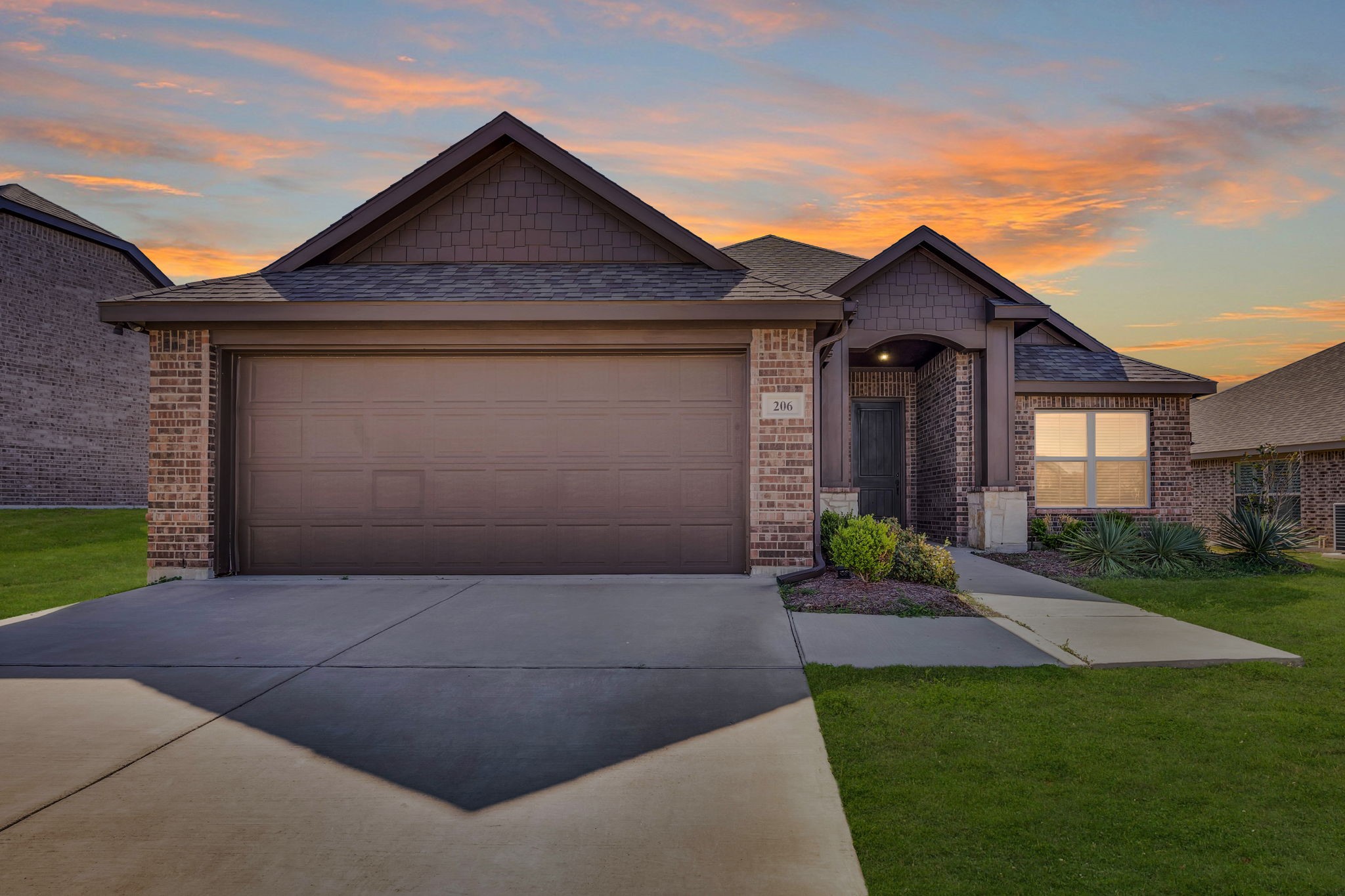 206 Old Settlers Trail