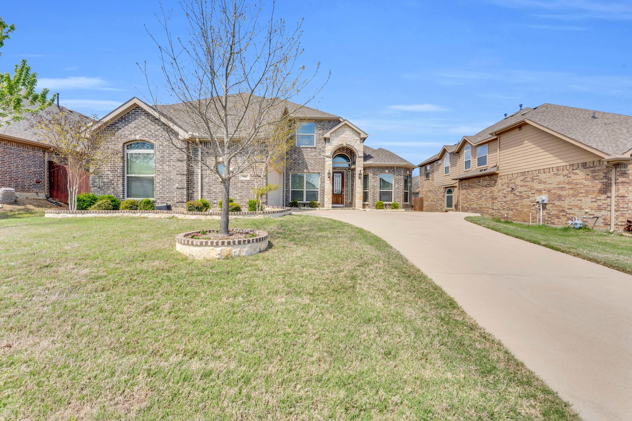 906 Foxtail Drive