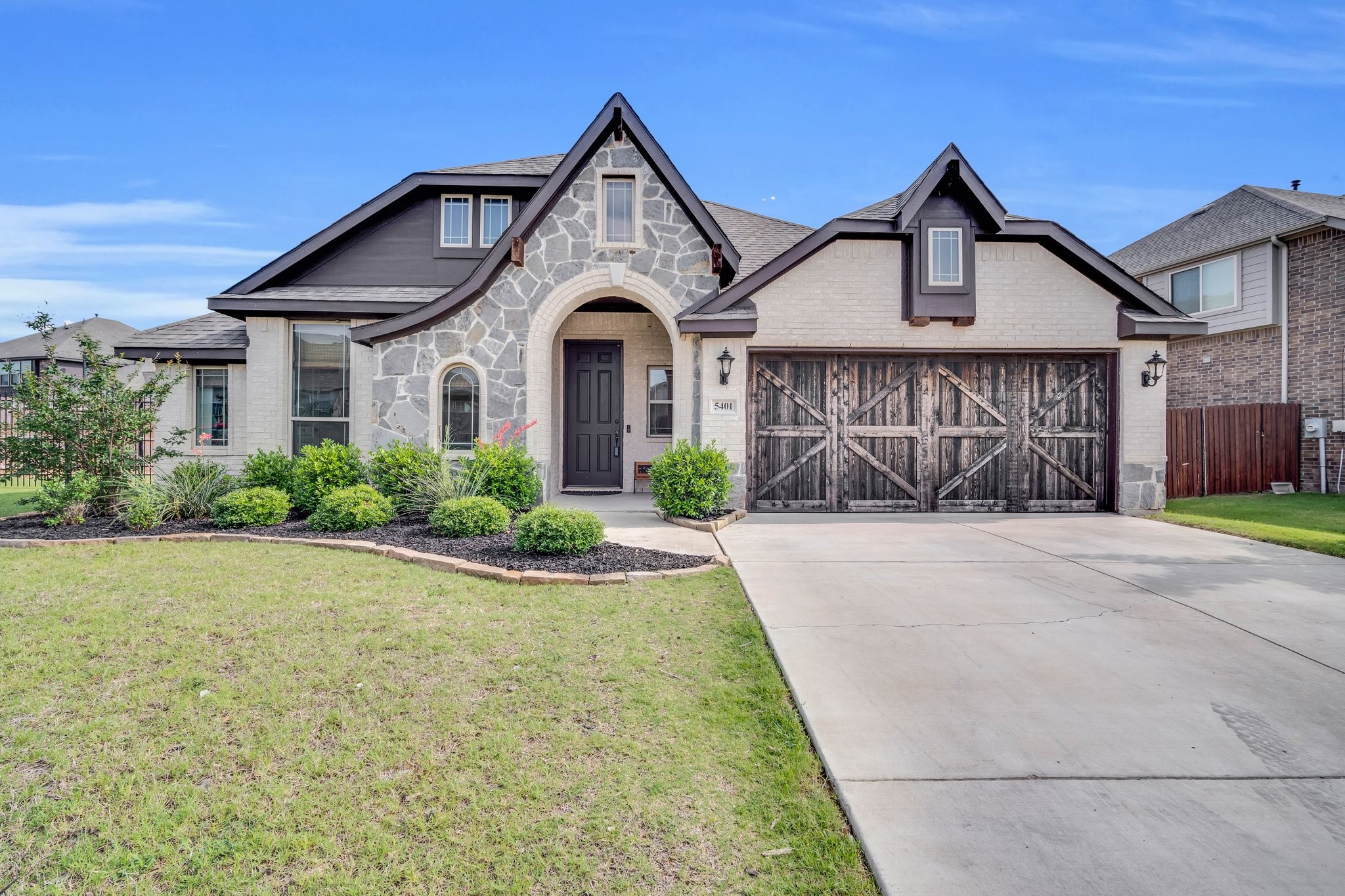 5401 Strong Stead Drive