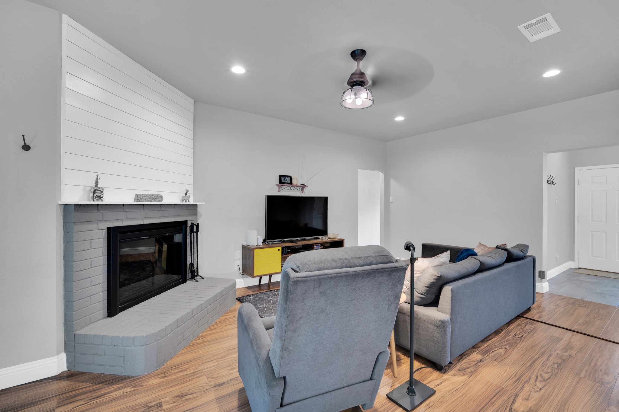 6231 Hill Drive