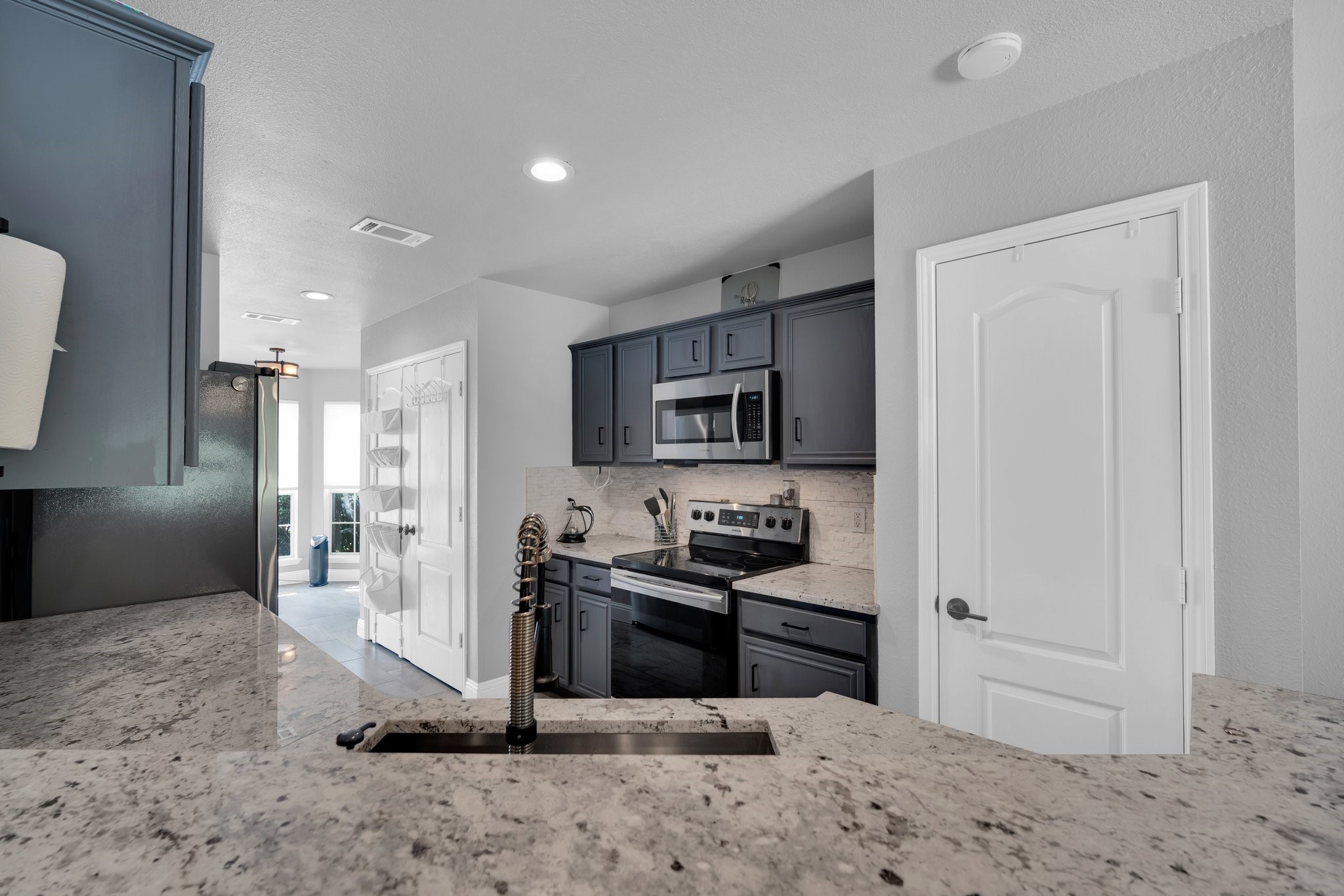 6231 Hill Drive