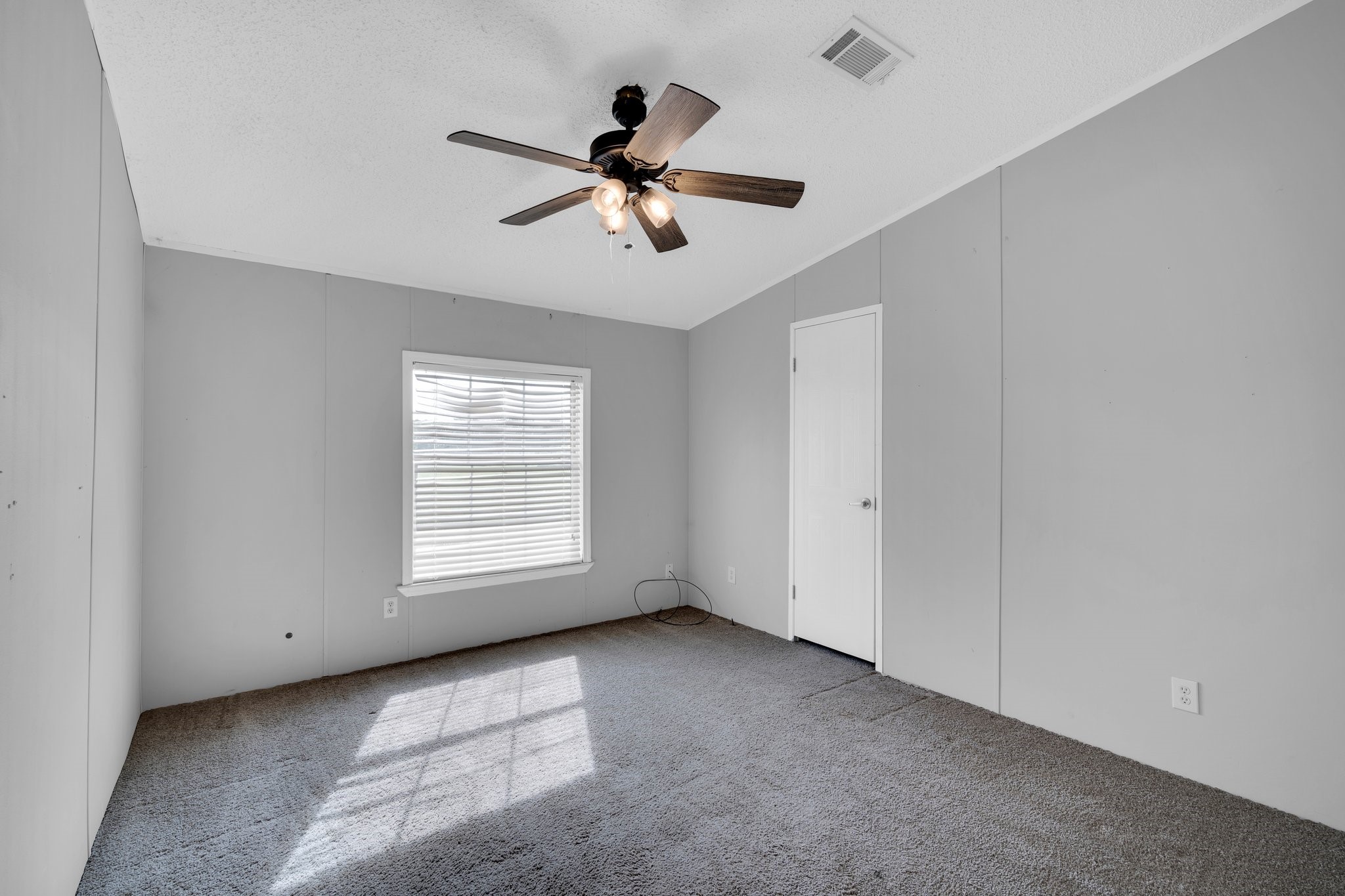11016 S FM 157