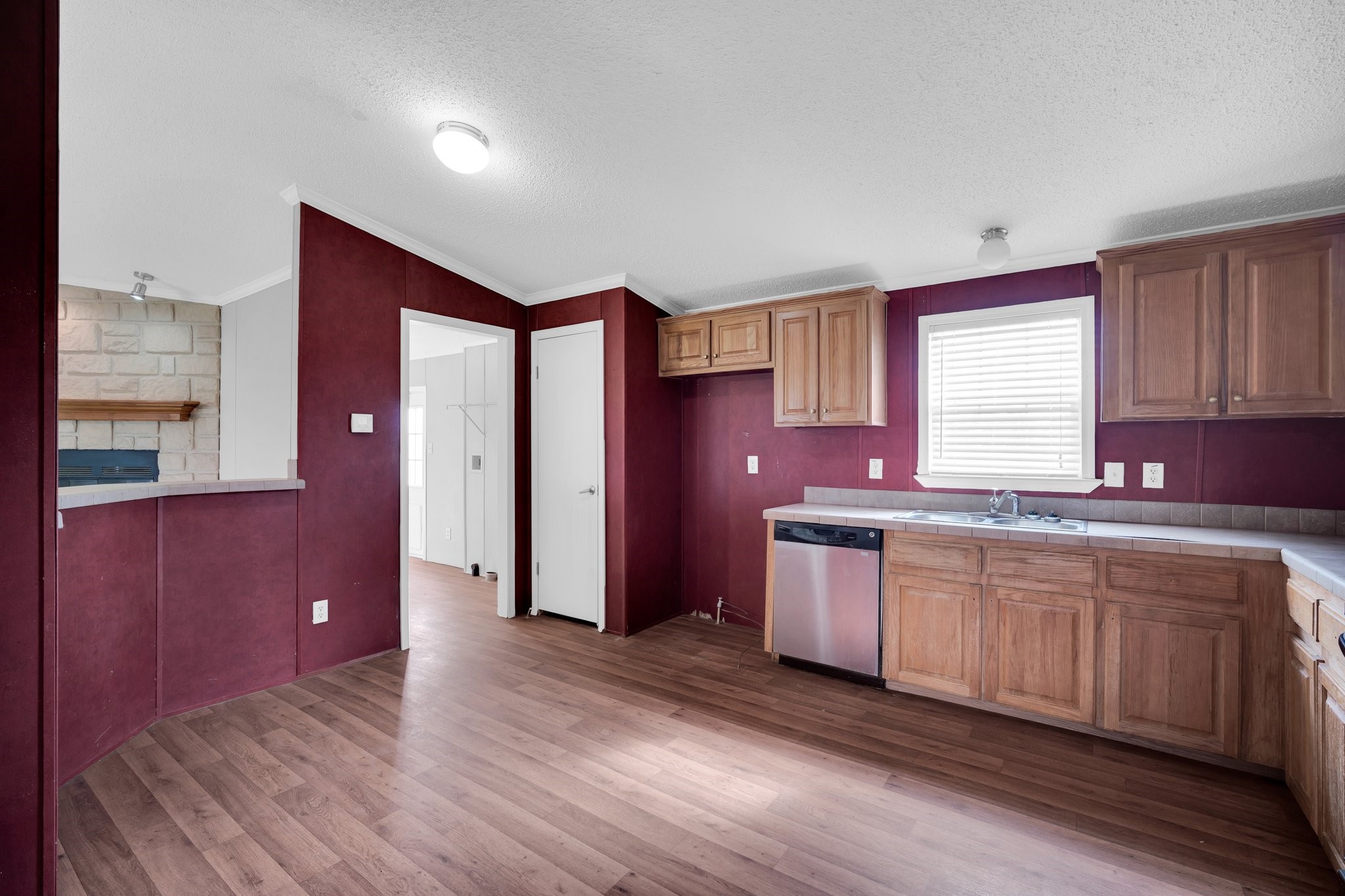 11016 S FM 157