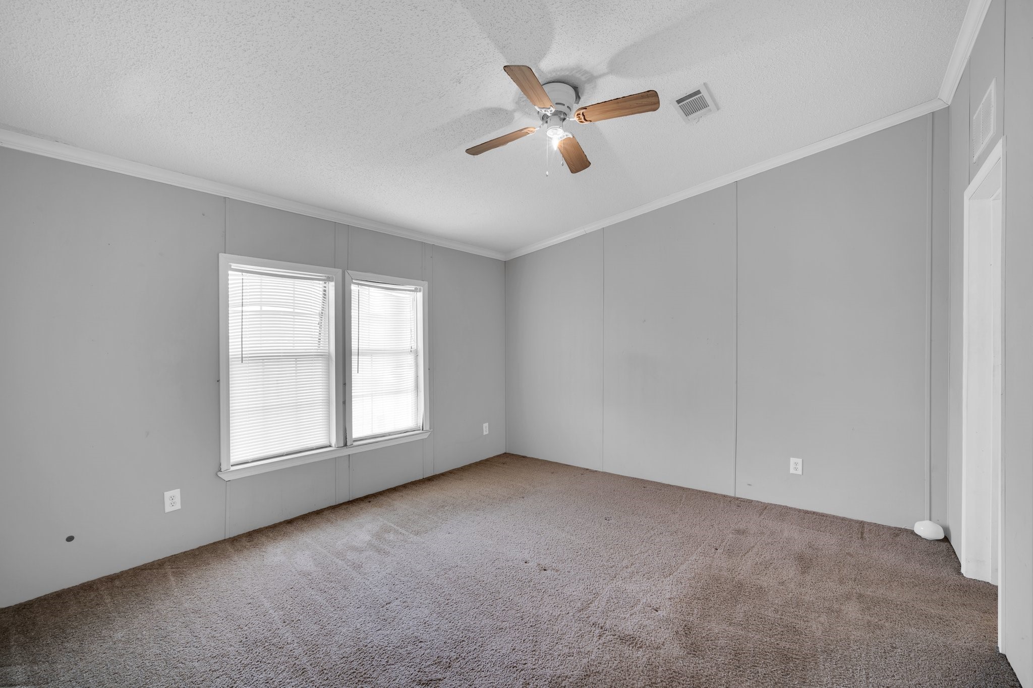 11016 S FM 157