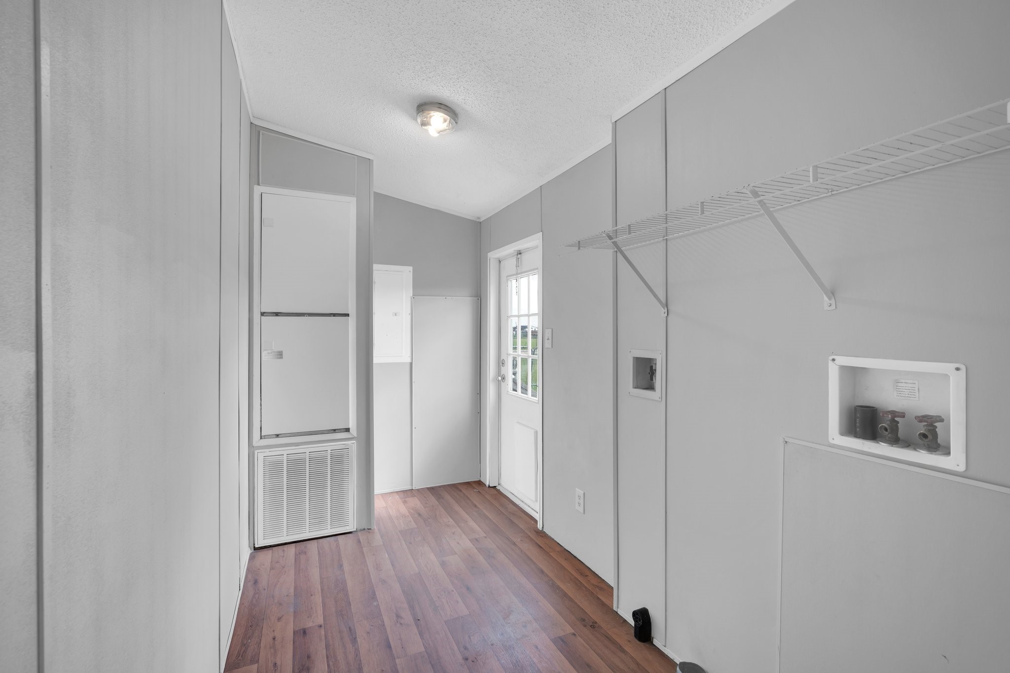 11016 S FM 157