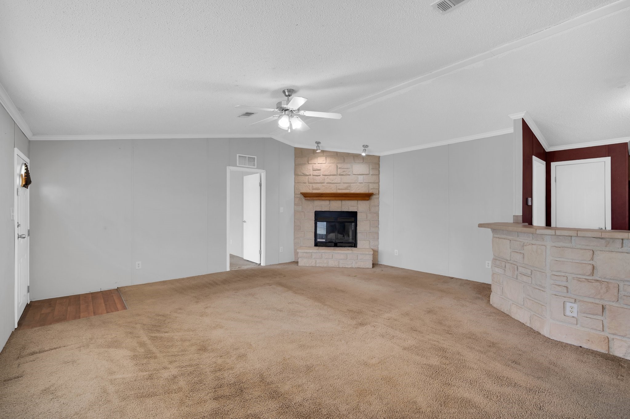 11016 S FM 157