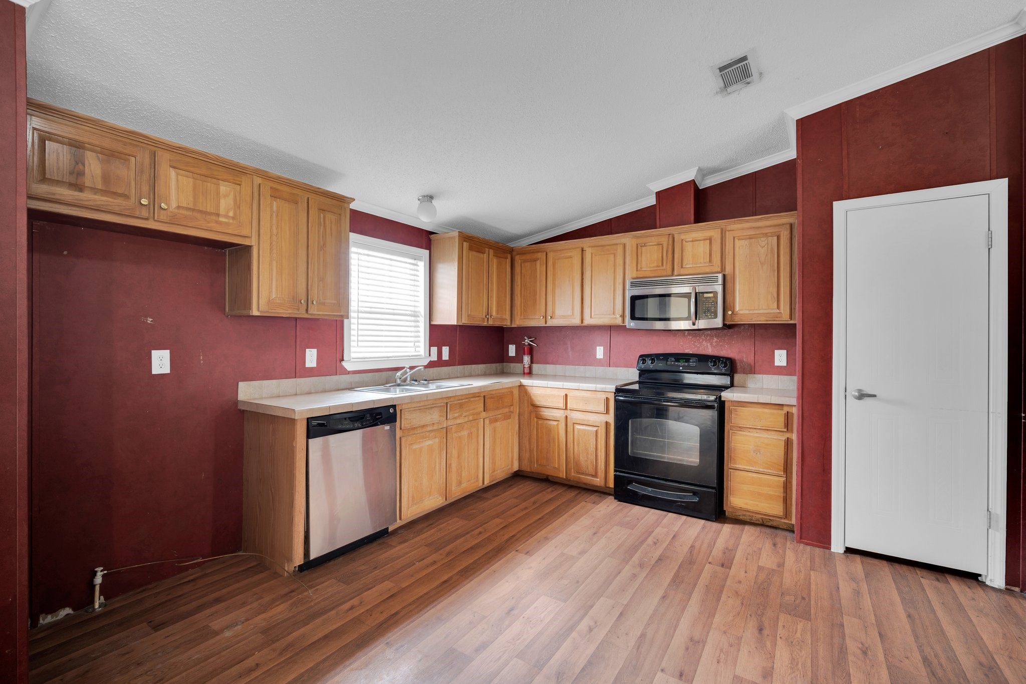11016 S FM 157