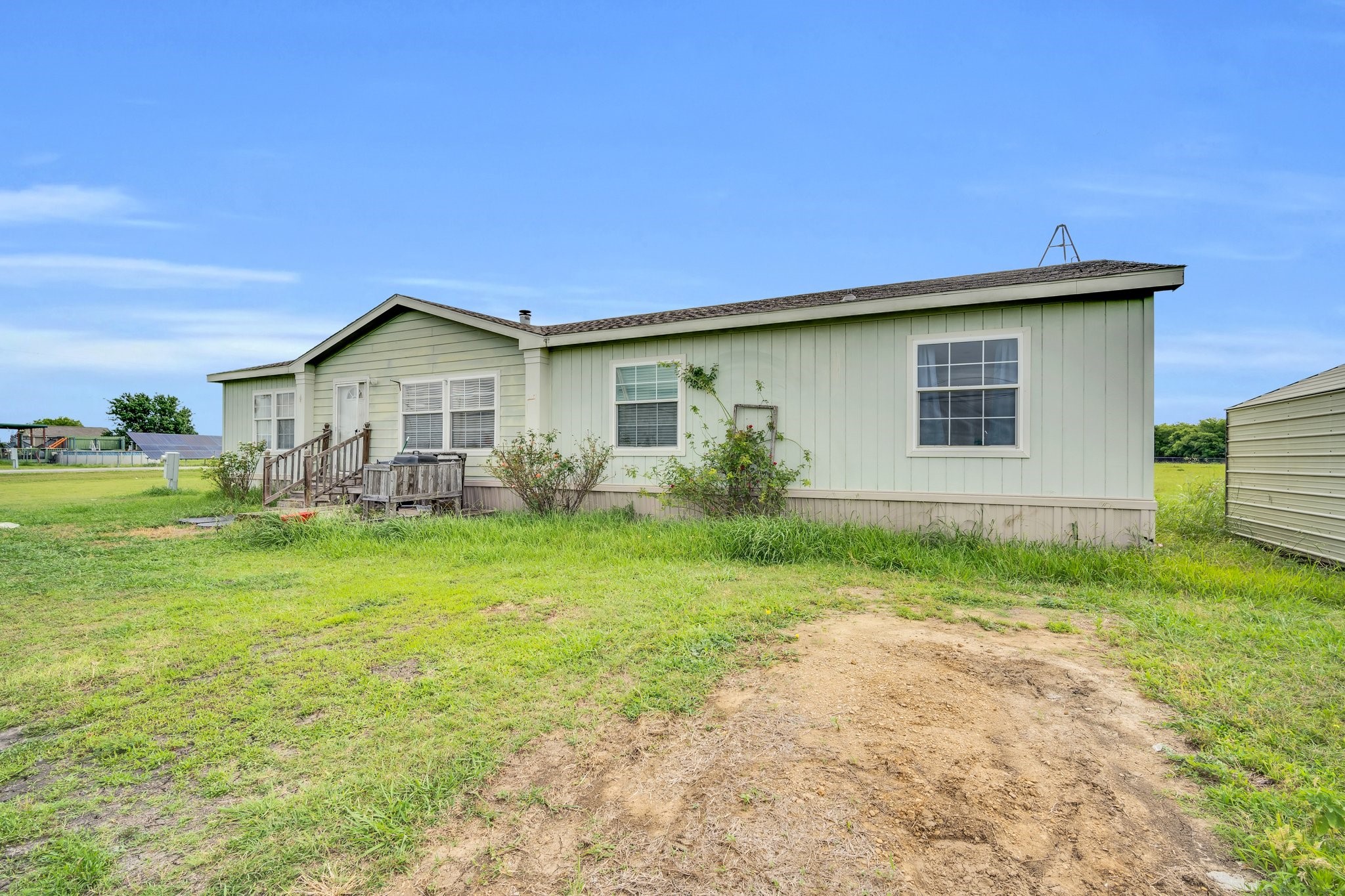 11016 S FM 157