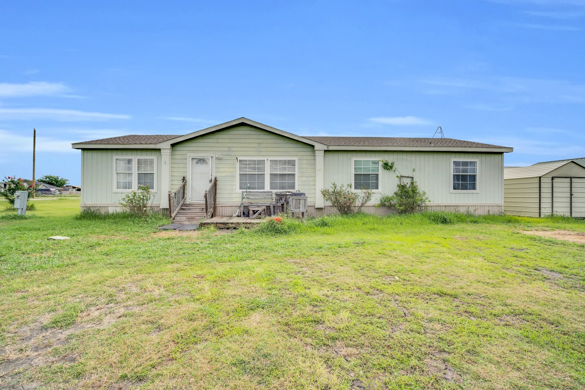 11016 S FM 157
