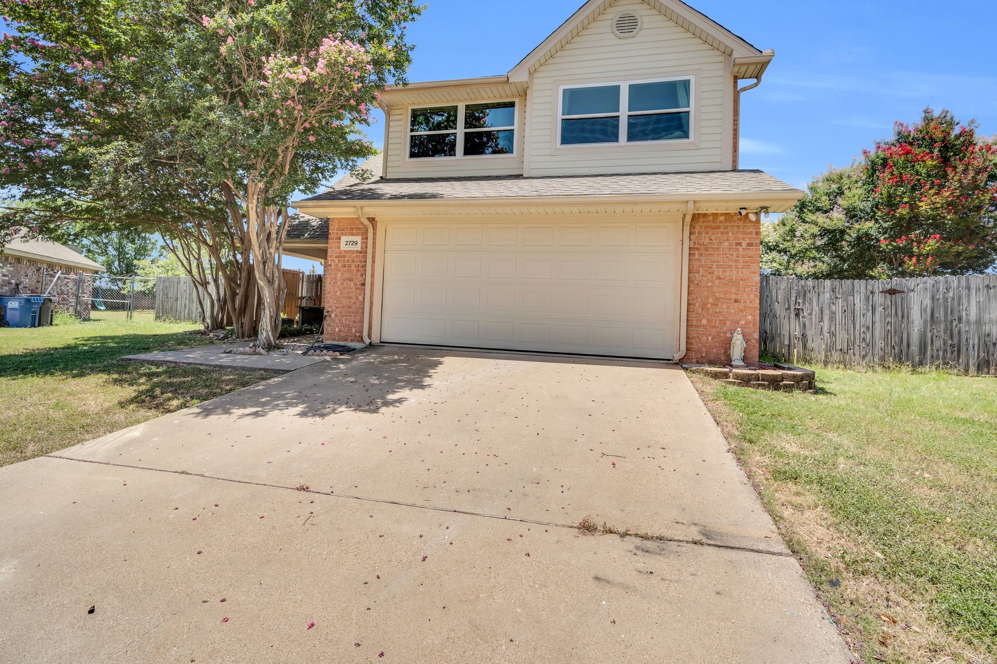 2729 Star Avenue