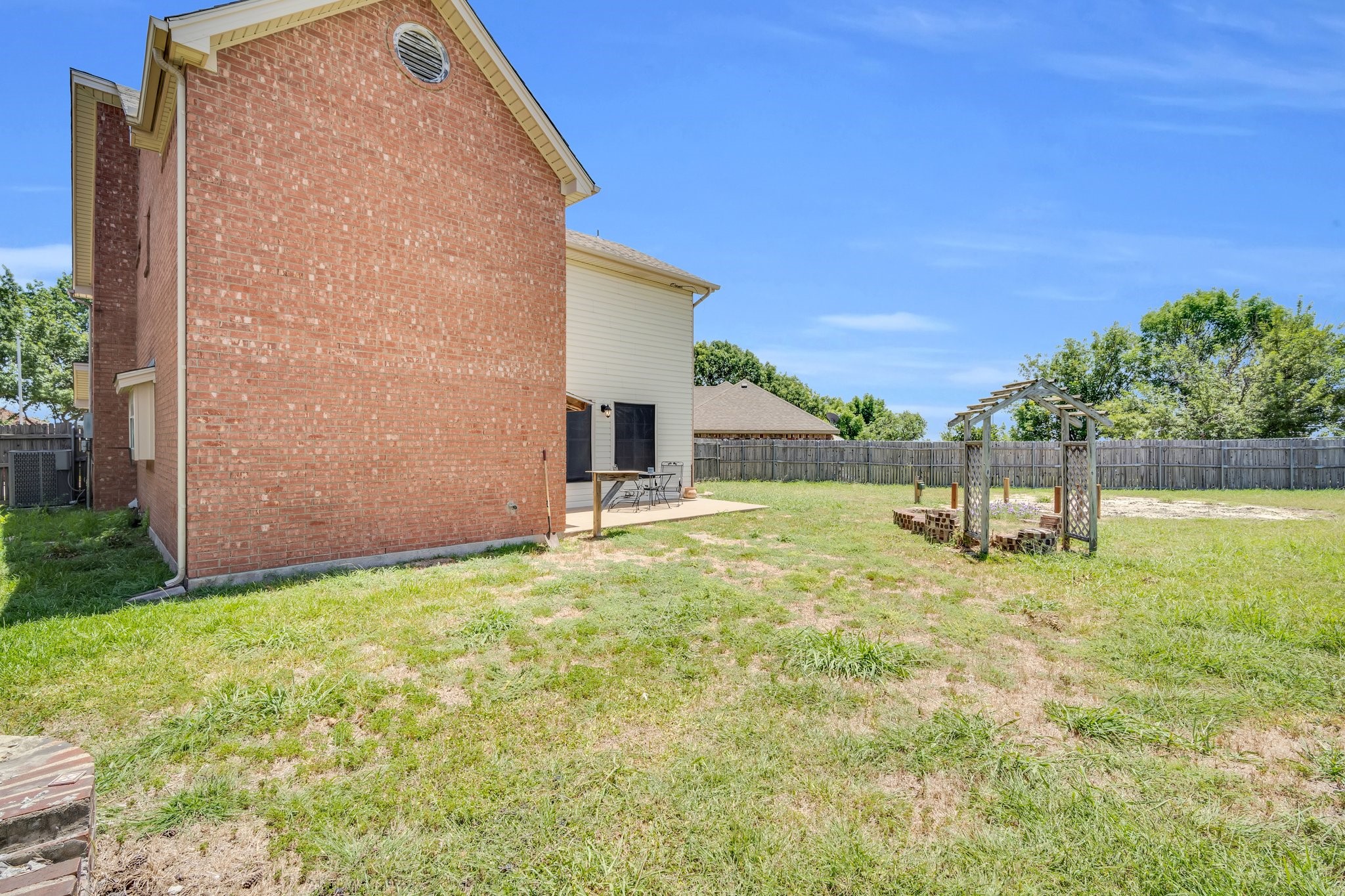 2729 Star Avenue