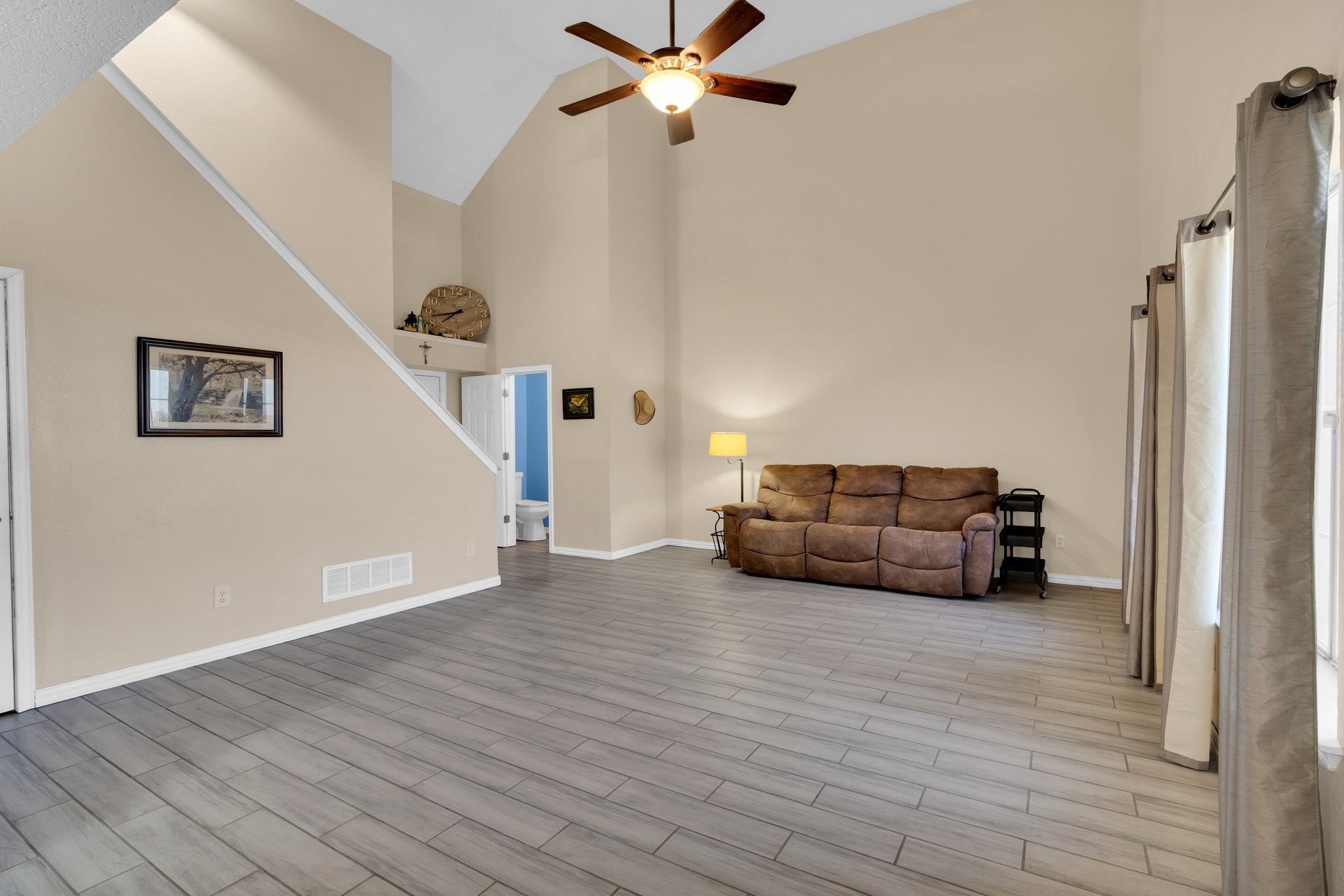 2729 Star Avenue