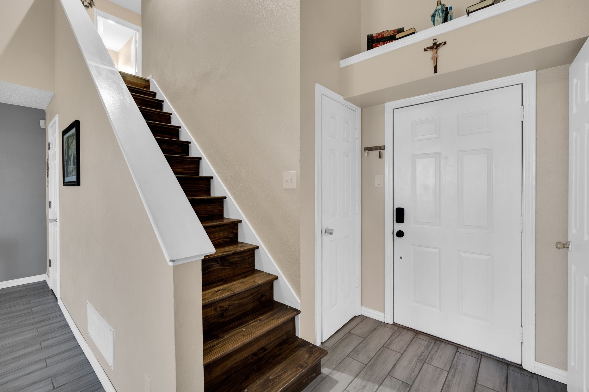 2729 Star Avenue