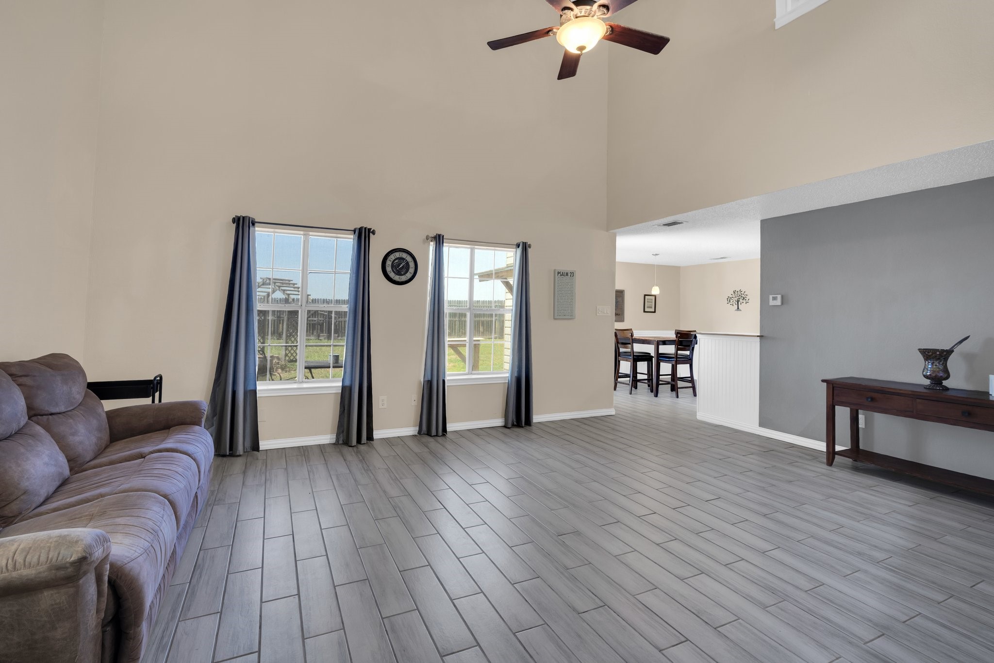 2729 Star Avenue