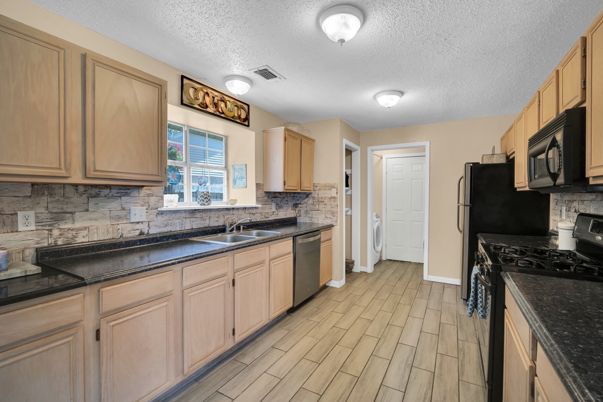 2729 Star Avenue