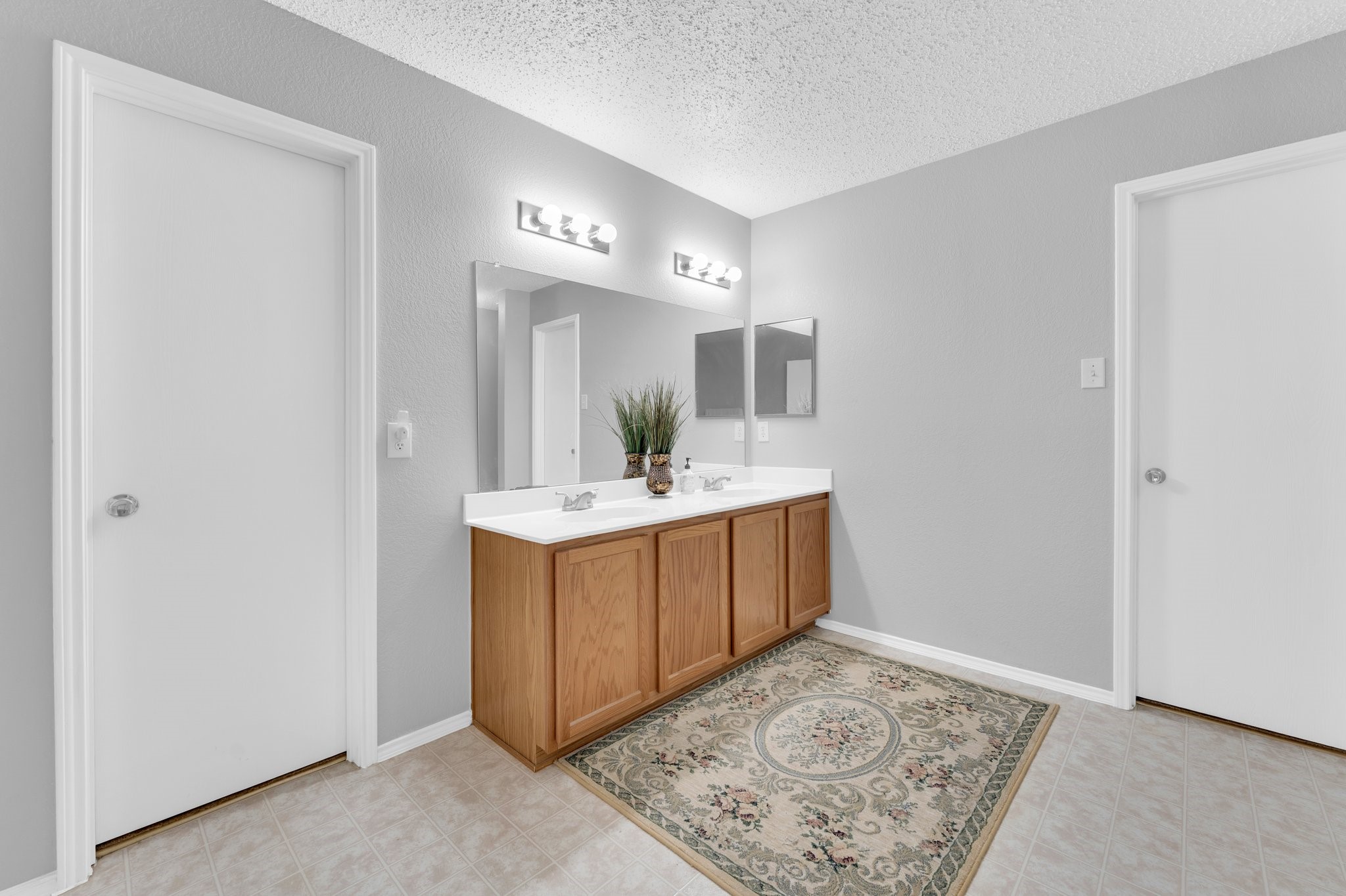 5709 Rumford Trail
