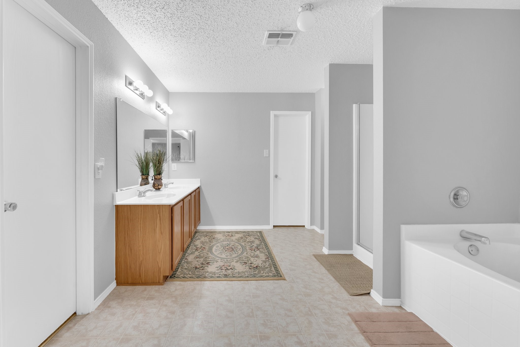 5709 Rumford Trail