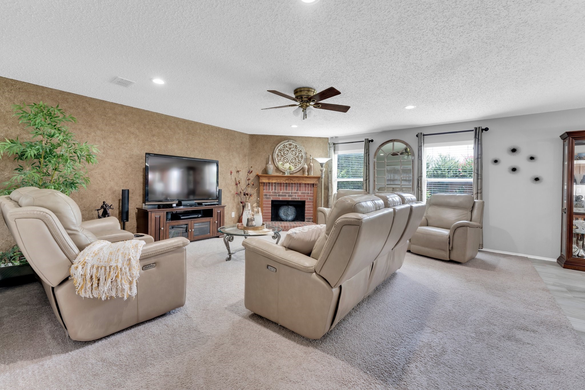 5709 Rumford Trail